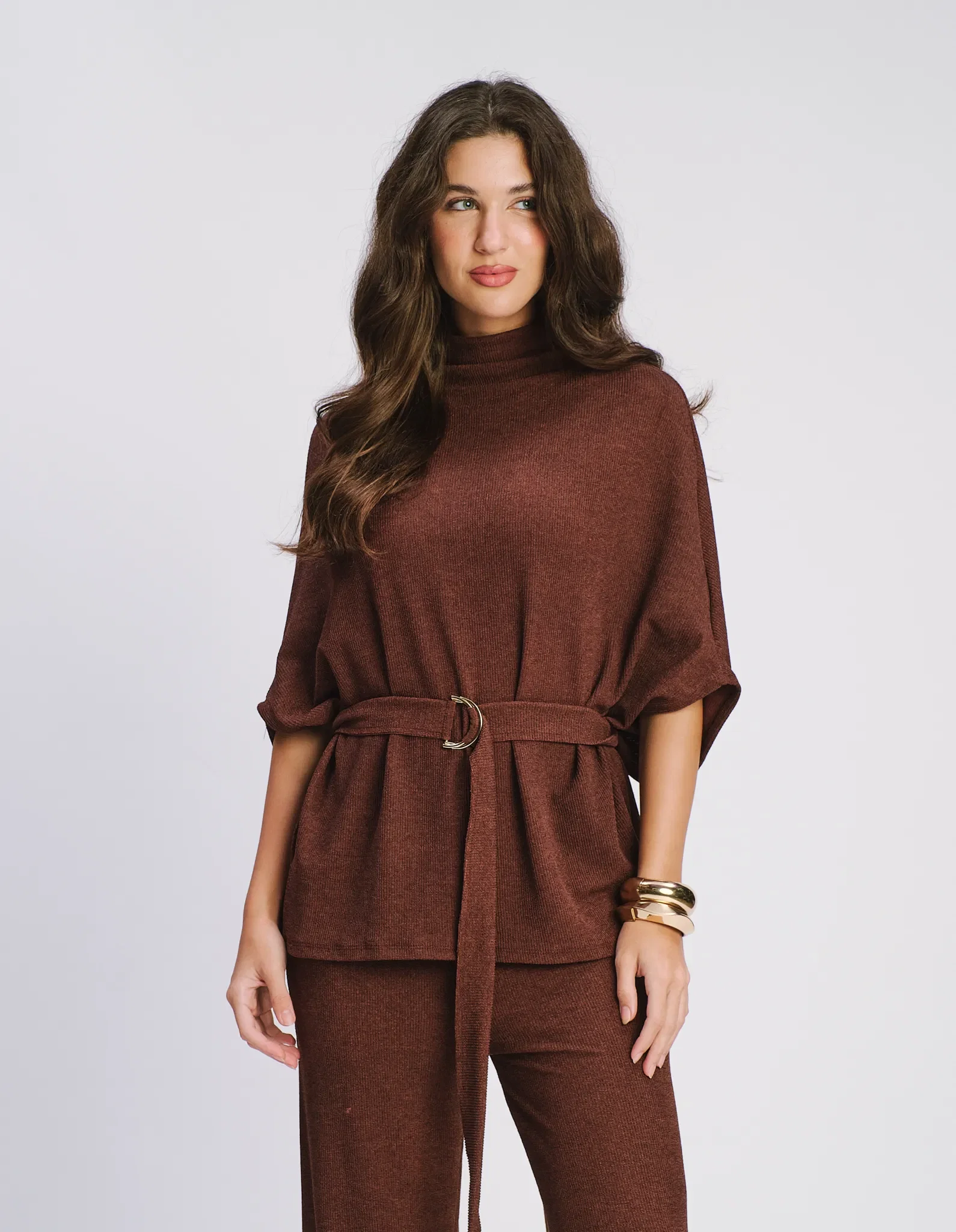 Blusa Ampla Gola Alta - Marrom — imagem 1
