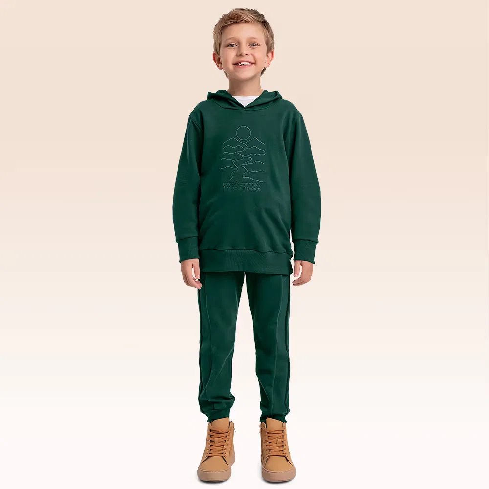 Conjunto blusão com capuz e calça em moletom