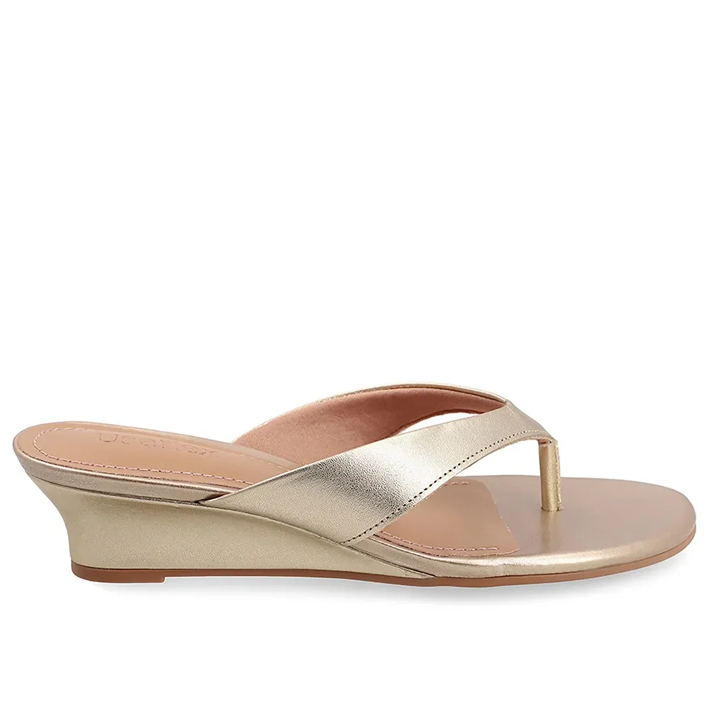 Chinelo Em Couro Dourado Com Salto Anabela — imagem 1
