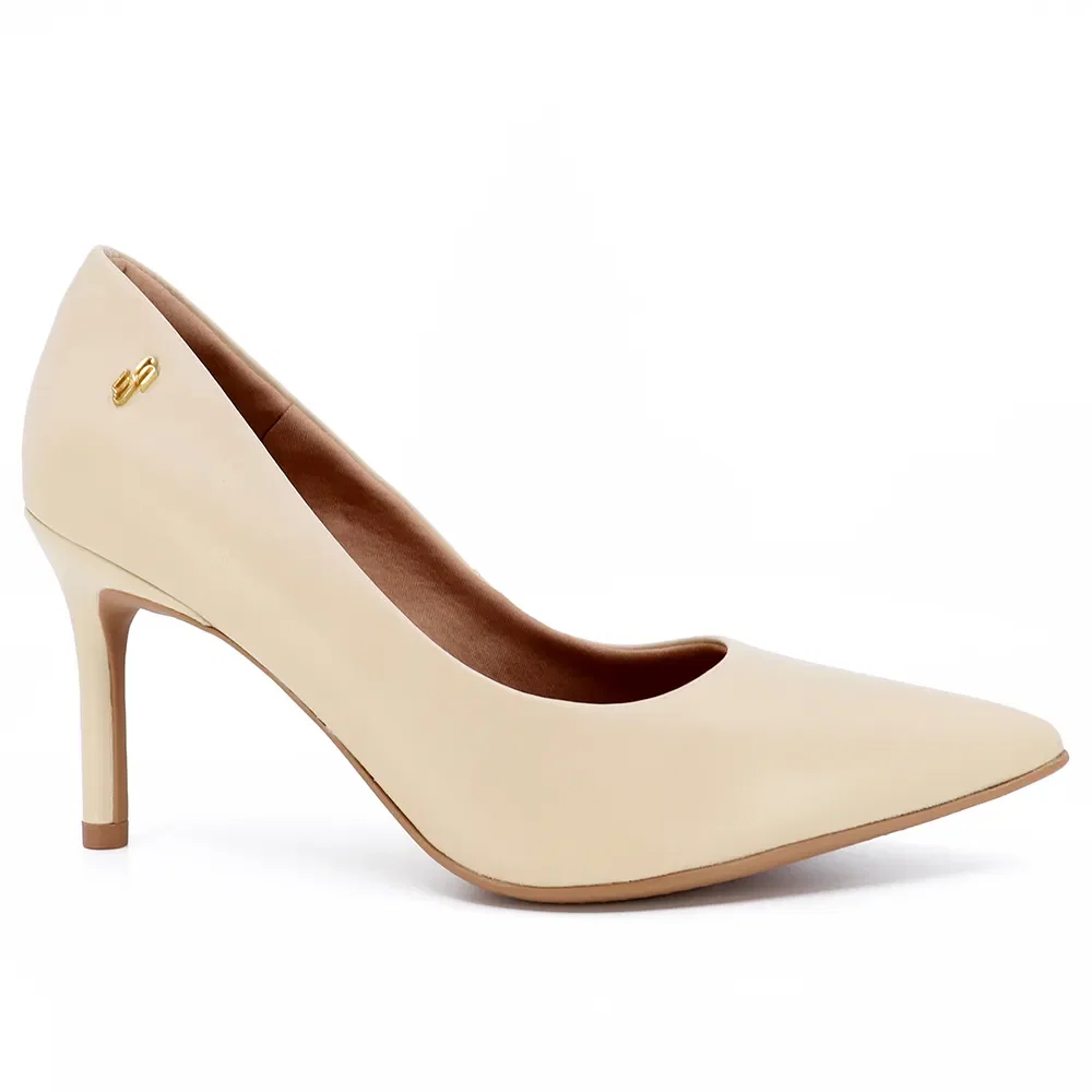 Scarpin Bico Fino Couro Bege — imagem 1