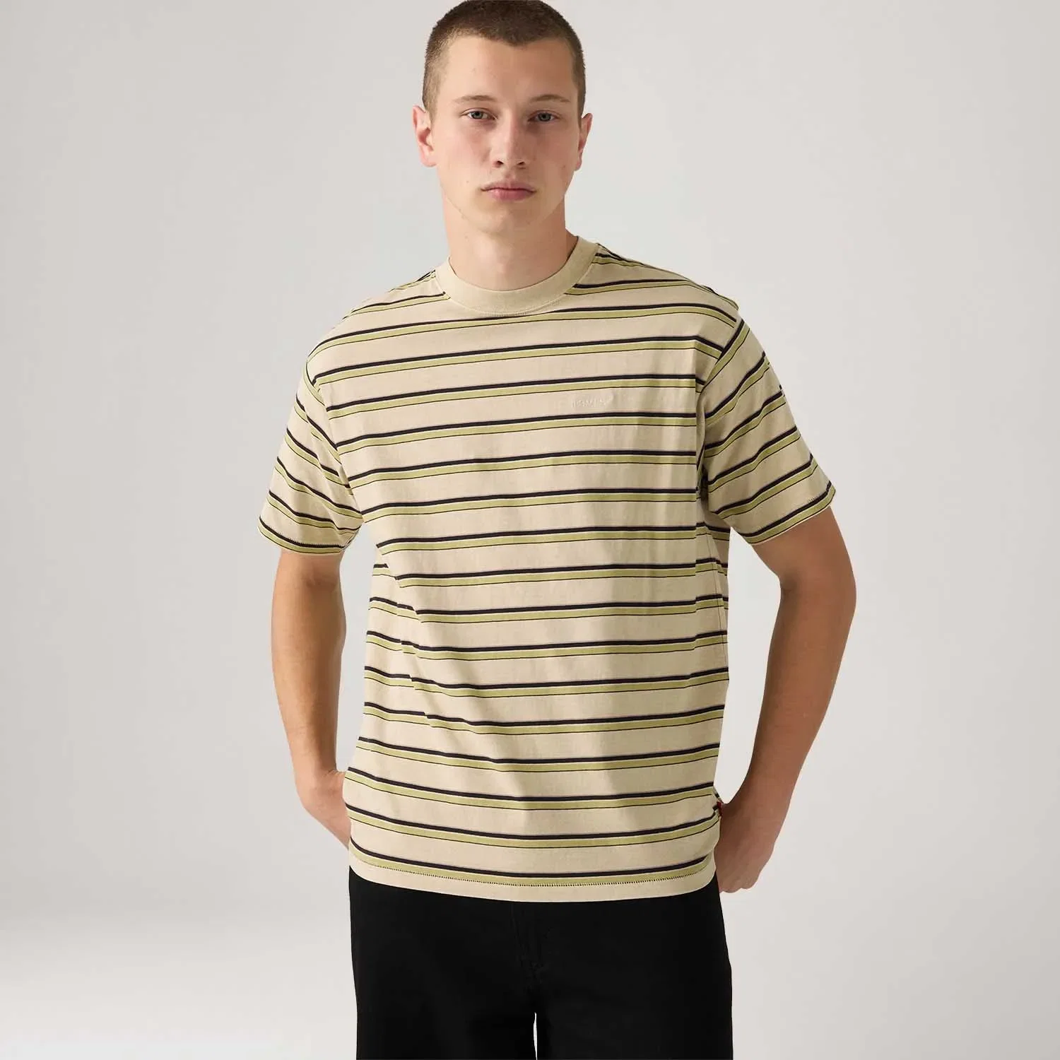 Camiseta Levi's® Red Tab Vintage Listrada Bege Manga Curta — imagem 1