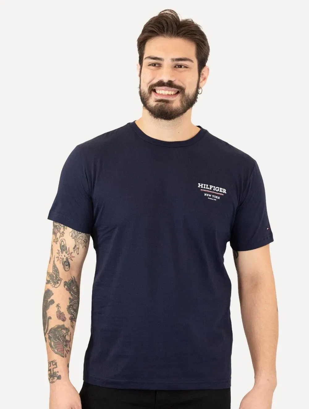 Camiseta Tommy Hilfiger Masculina Regular Global Stripe Azul Marinho — imagem 1