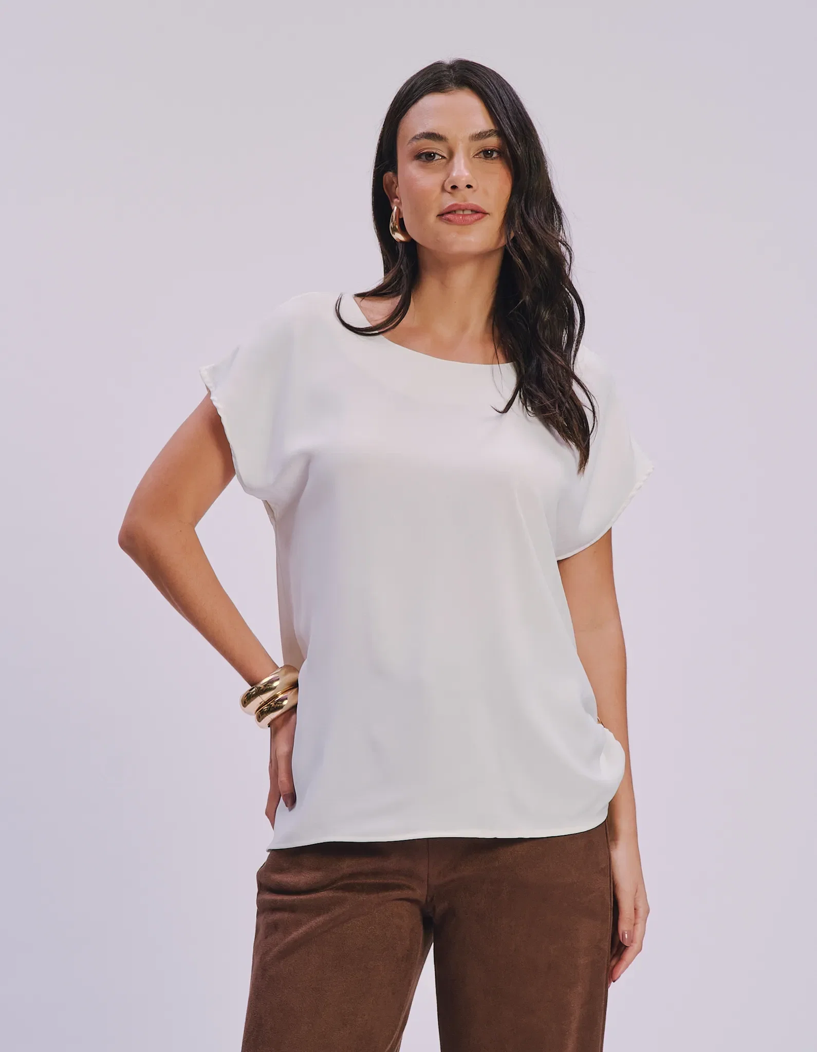 Blusa Assimétrica Detalhe Fivela - Branco