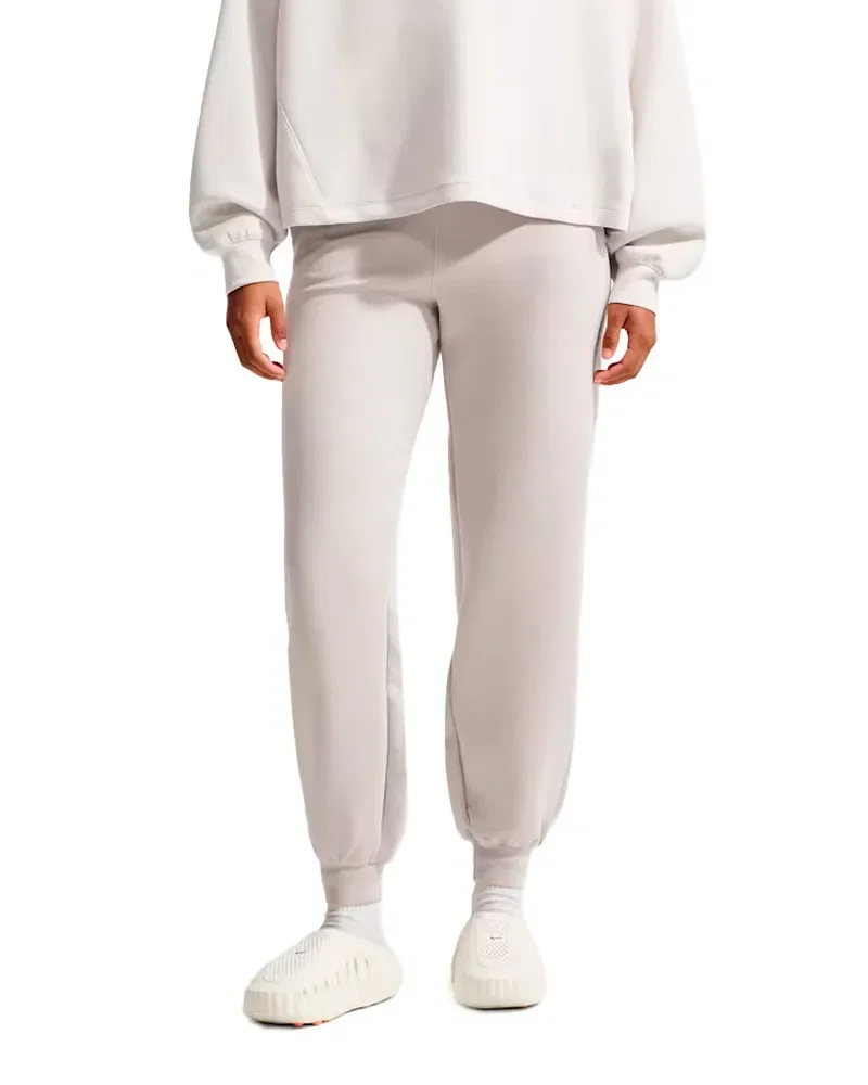 Calça Nike 24.7 KNT Feminina — imagem 1