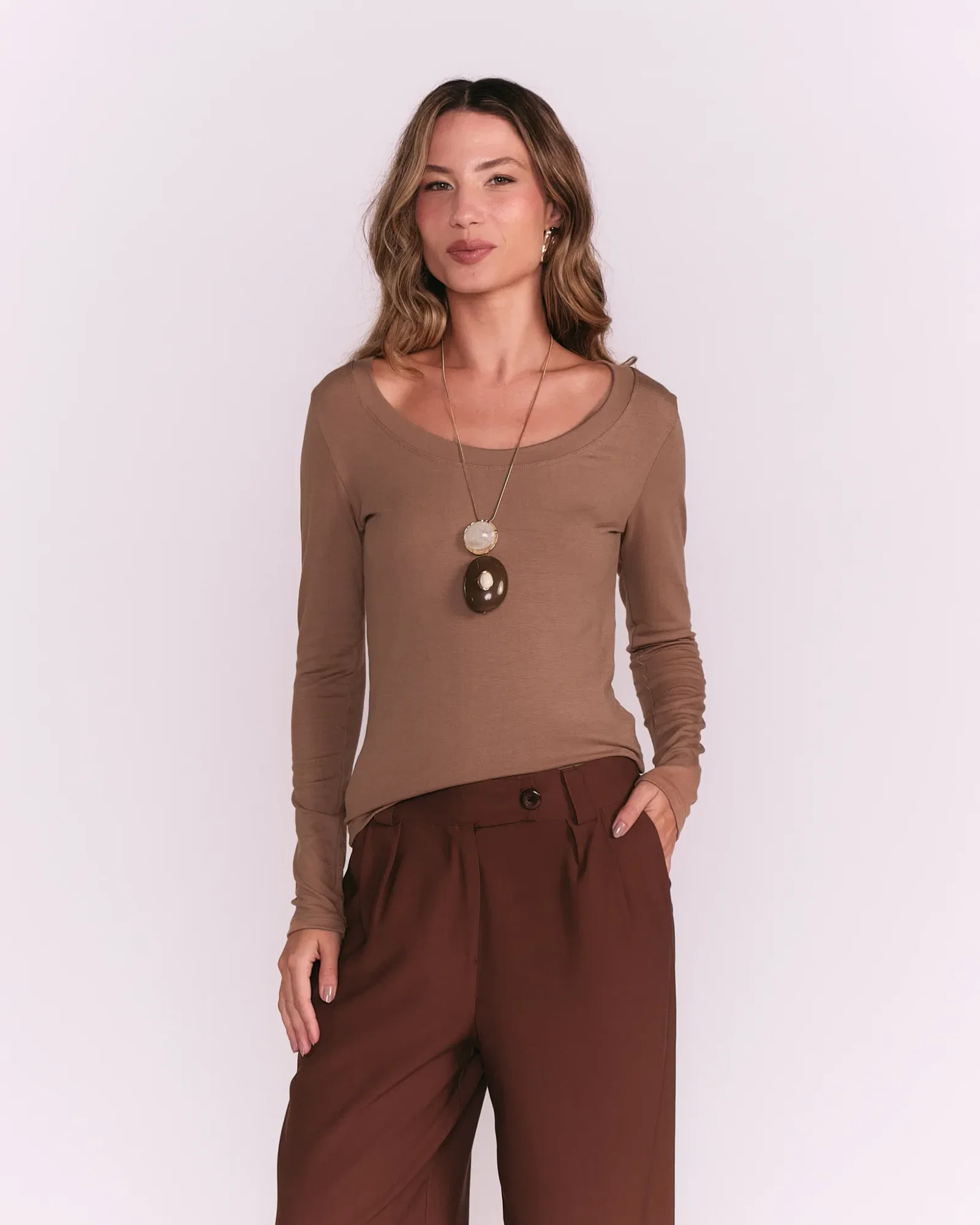 Blusa Manga Longa Decote Canoa - Caqui — imagem 1