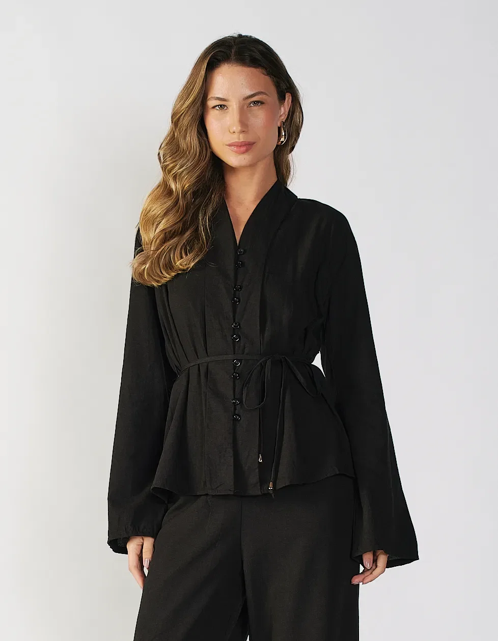 Blusa Manga Longa Moldura Botões - Preto — imagem 1