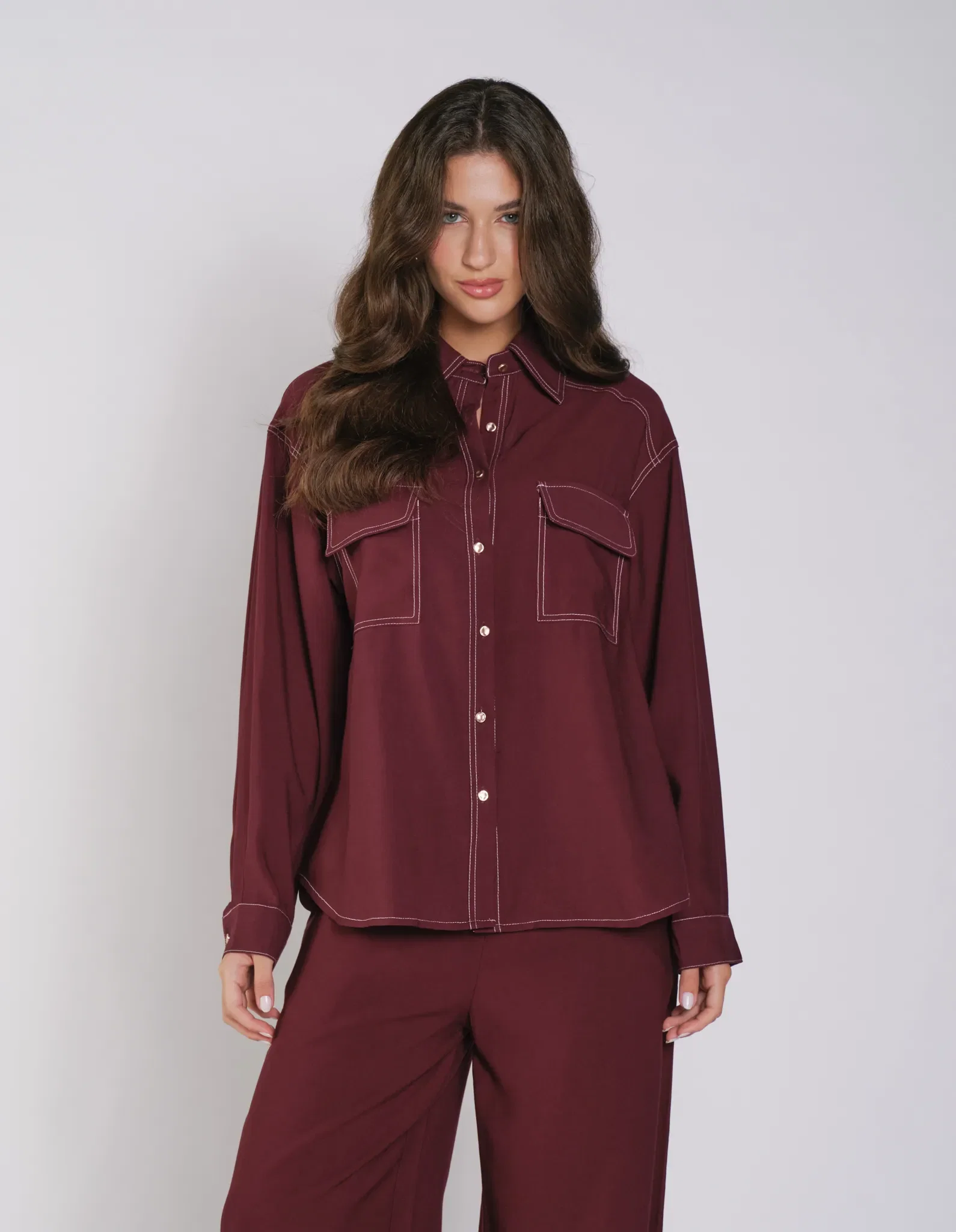Calça Pantalona Pespontos Contrastantes - Vinho — imagem 1