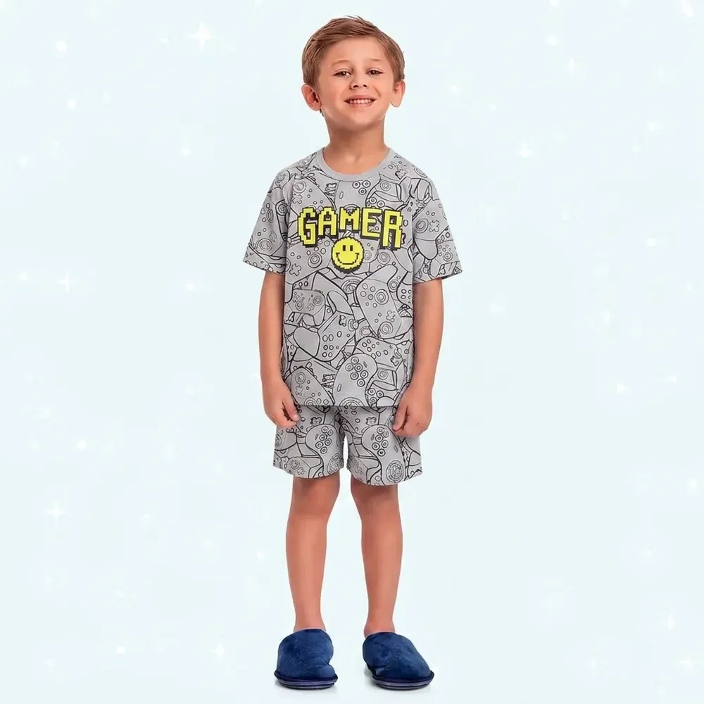 Conjunto pijama infantil camiseta e bermuda estampa game brilha no escuro