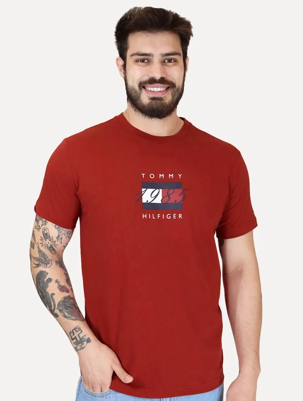 Camiseta Tommy Hilfiger Masculina Linear Flag Graphic Vermelha — imagem 1