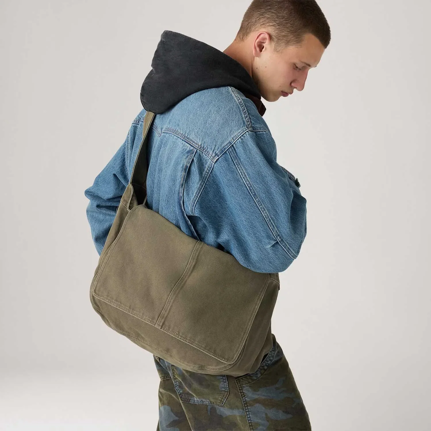 Bolsa Levi's® Oliver Mail Bag Verde — imagem 1