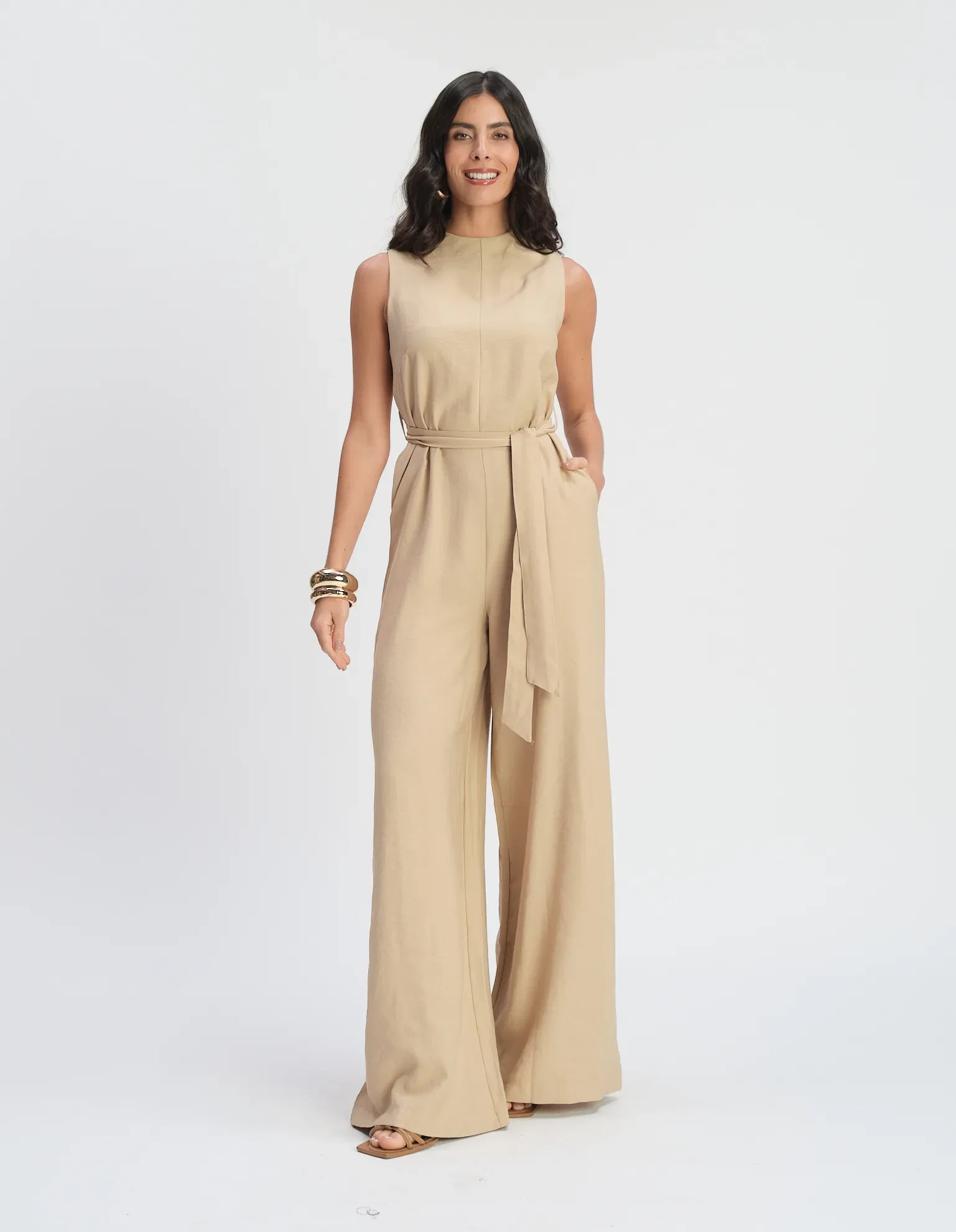 Macacao Alfaiataria Pantalona Com Faixa - Bege