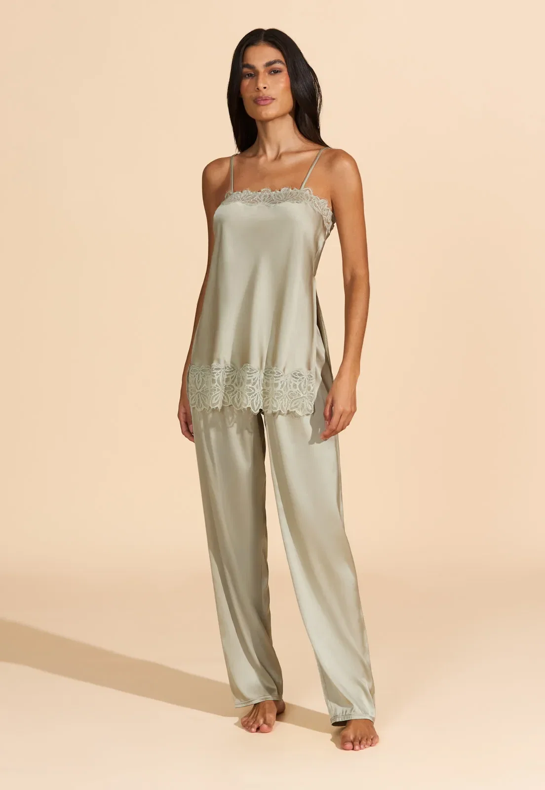 Conjunto com Calça de Charmeuse e Renda Recco