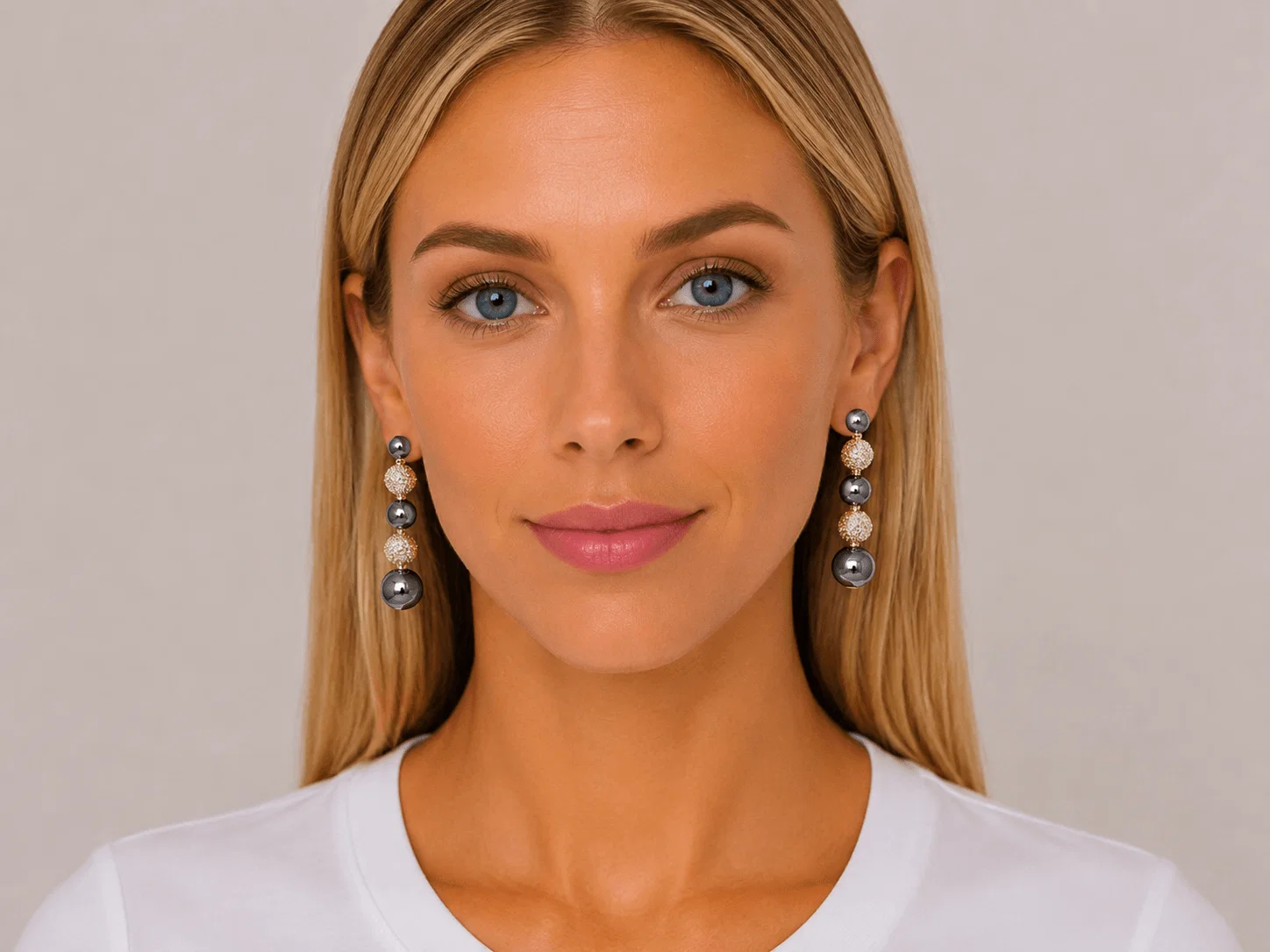Brinco Alongado Detalhe Strass - Dourado