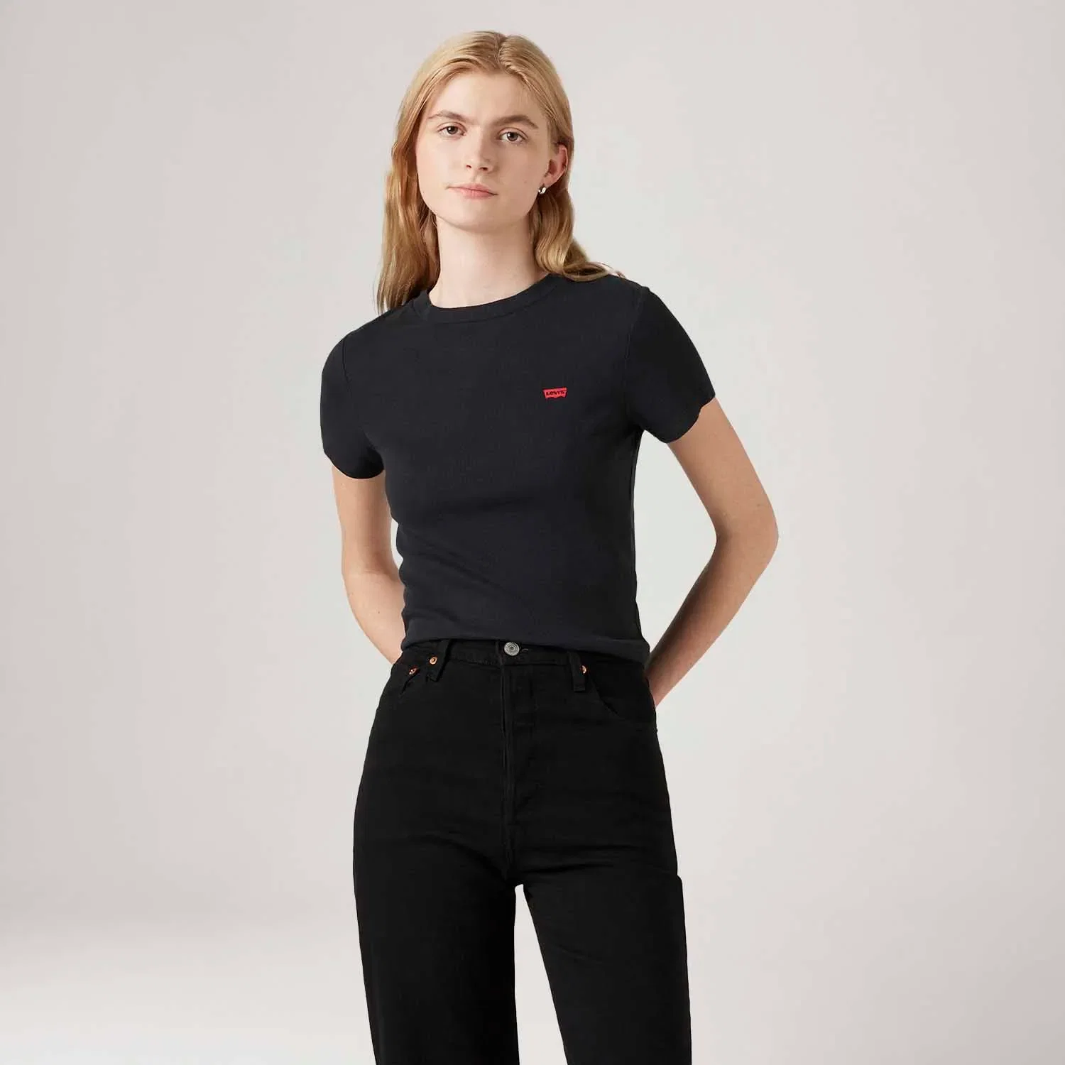 Camiseta Levi's® Essential Sporty Preta Manga Curta — imagem 1
