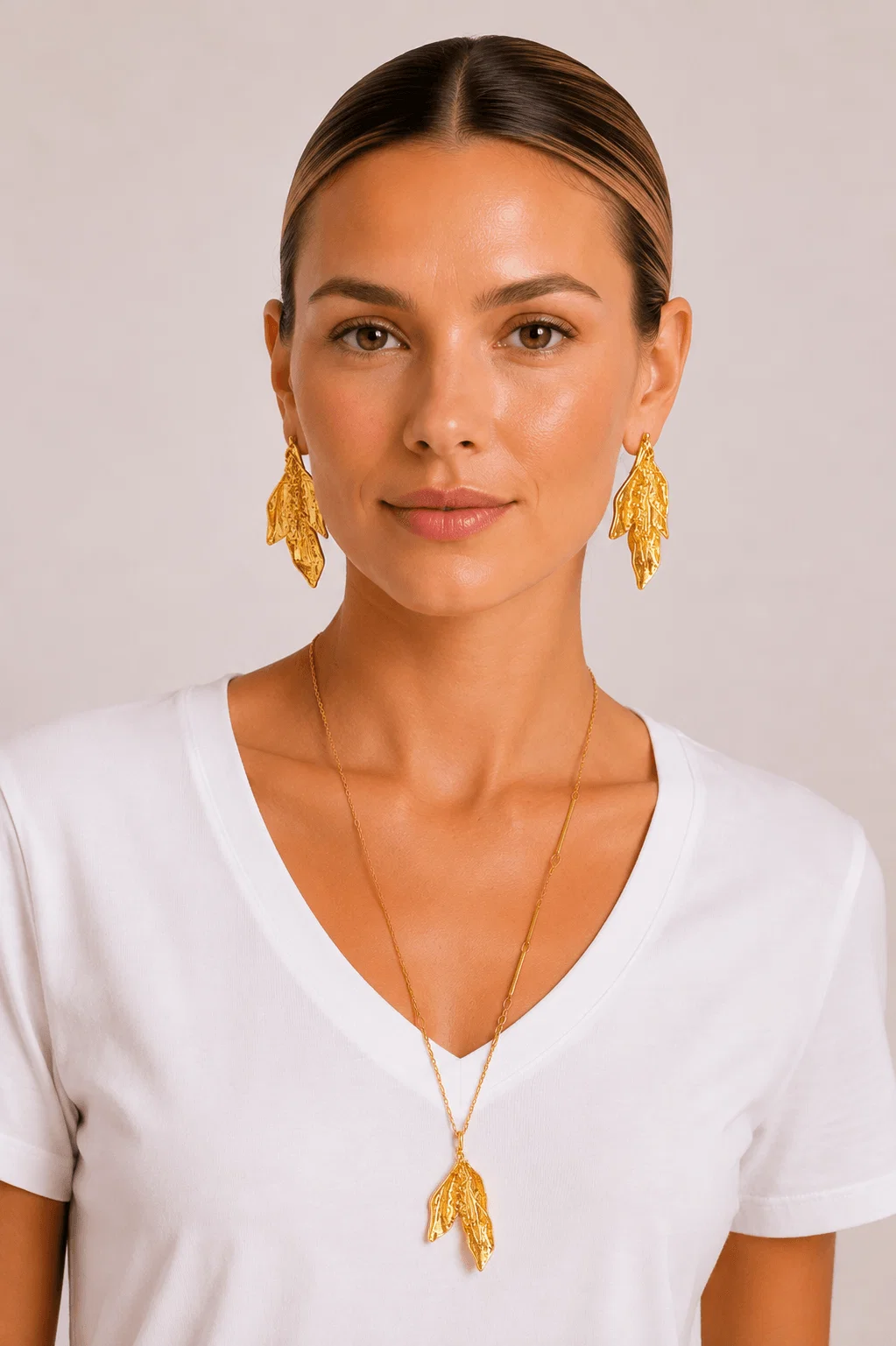 Kit Colar Longo + Brinco Pingente Folha - Dourado