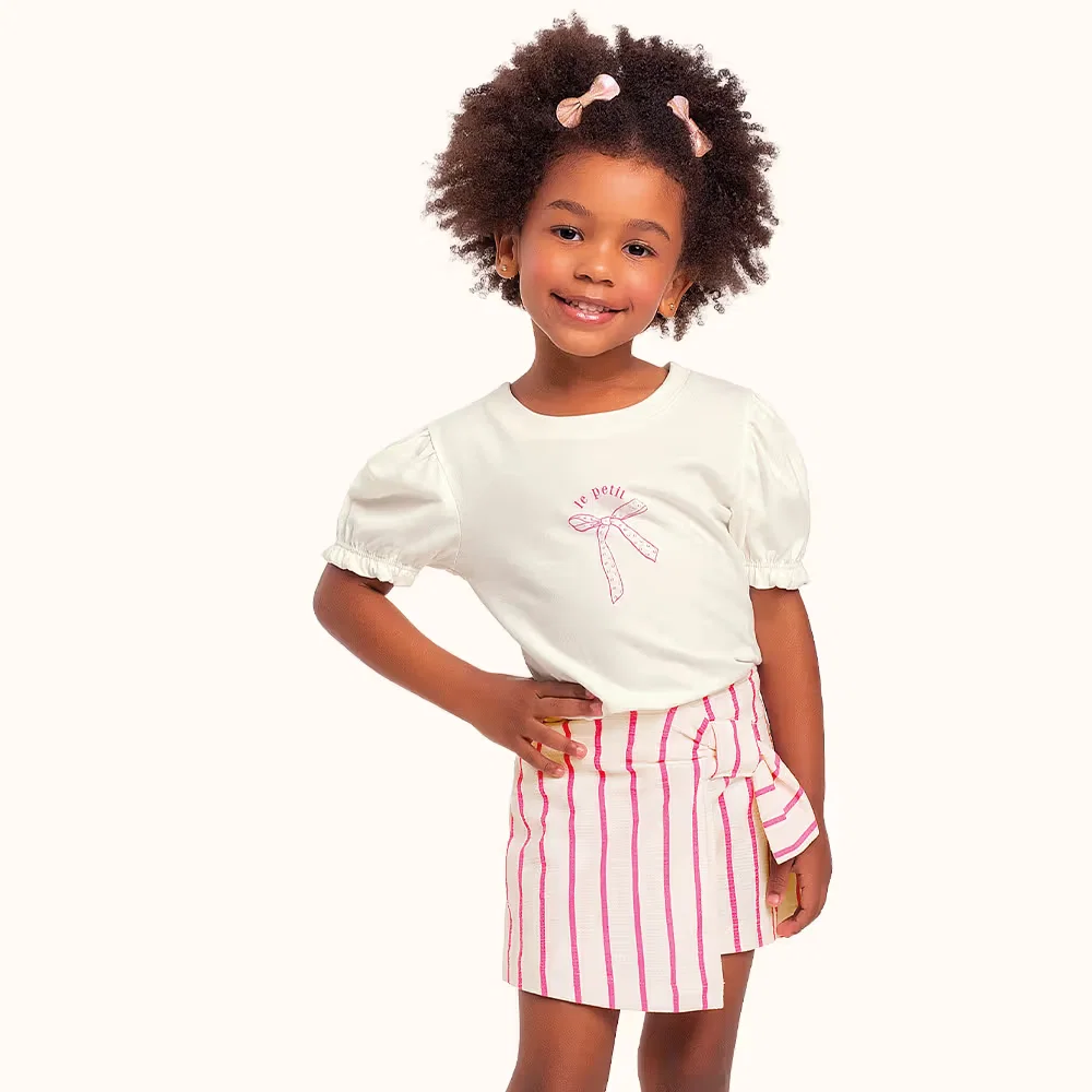 Conjunto verão blusa / short saia com laço decorativo em aplique de strass — imagem 1