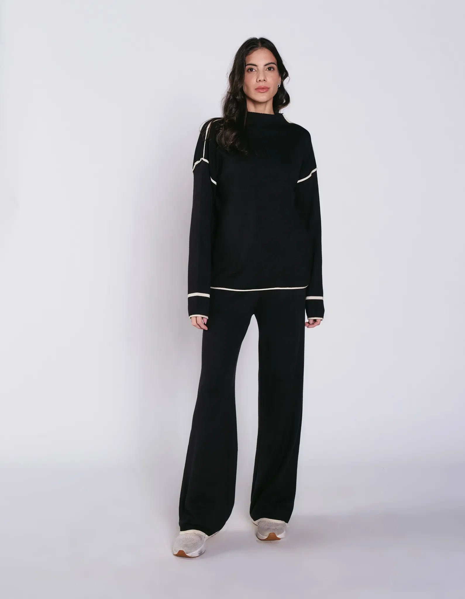 Calça Pantalona Detalhe Bicolor - Preto — imagem 1