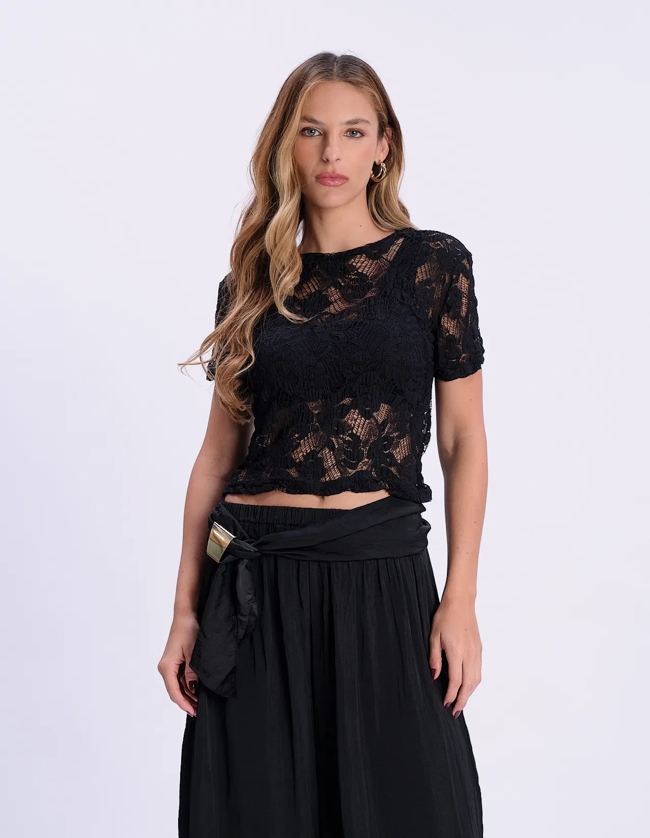 Blusa Manga Curta Renda - Preto