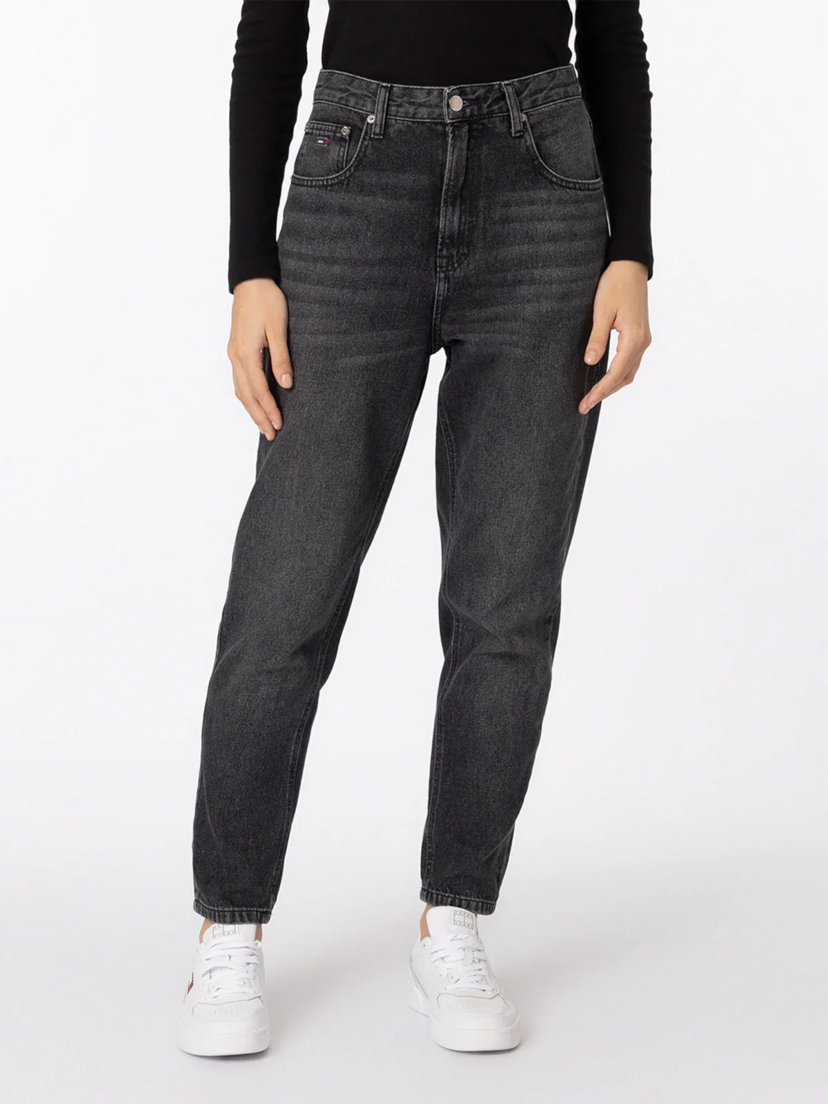 Calça Jeans Mom de Cintura Ultra Alta e Corte Afunilado