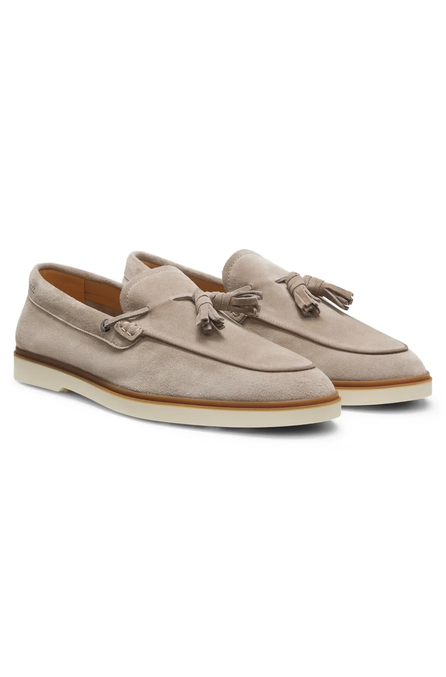 Mocassim De Camurça Com Detalhe De Tassel