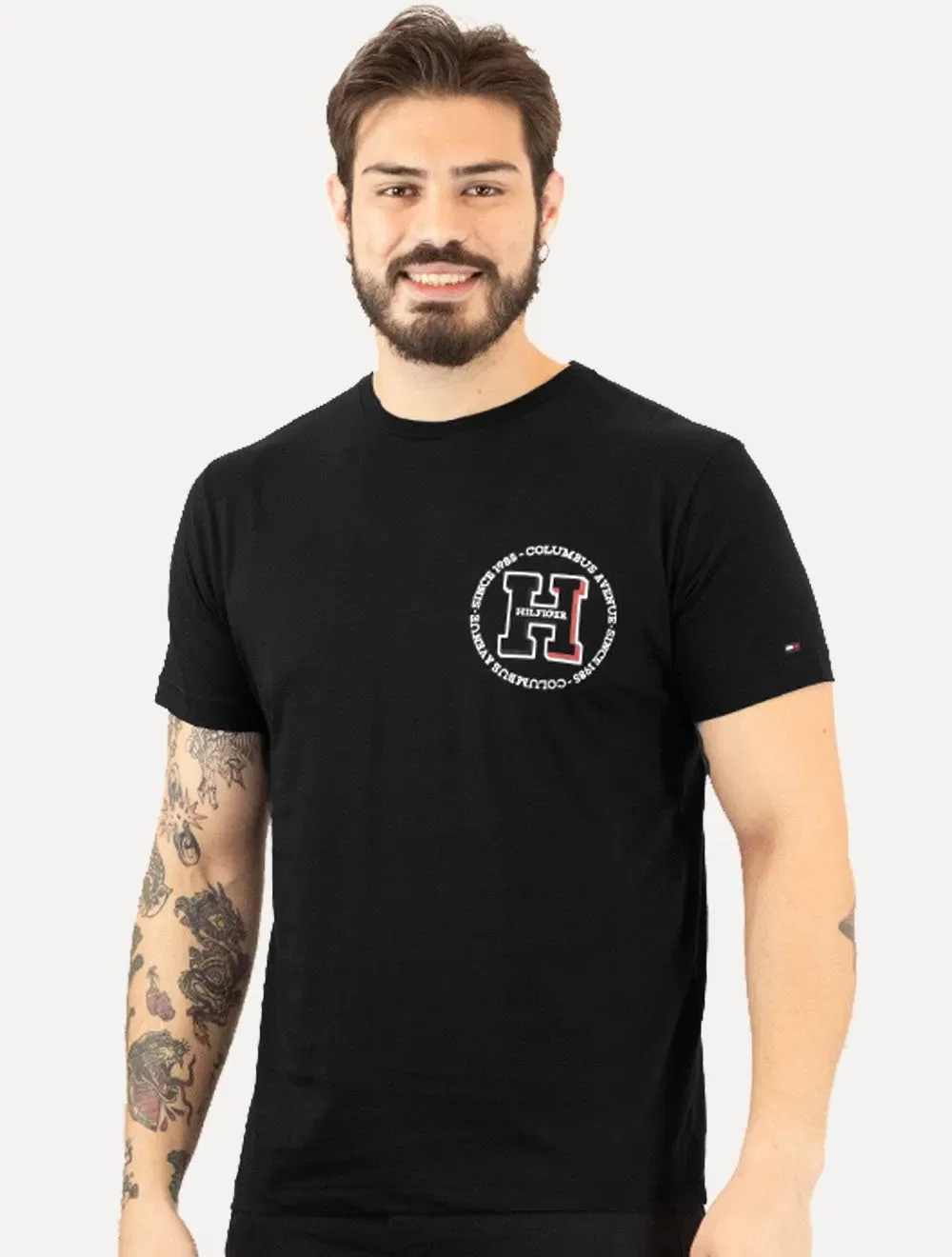 Camiseta Tommy Hilfiger Masculina Columbus H Roundle Logo Preta