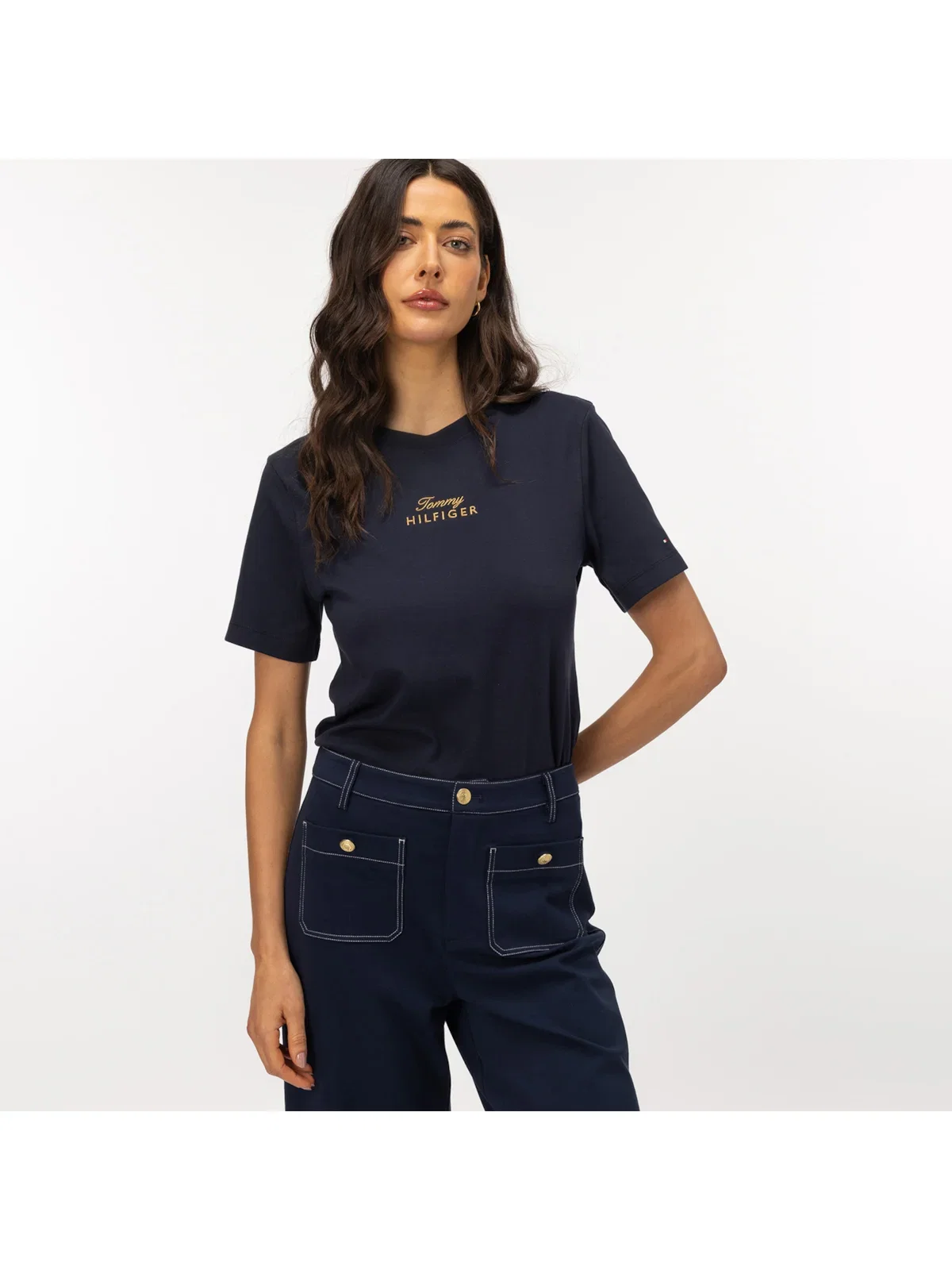 Camiseta Gola C com Bordado de Logo — imagem 1