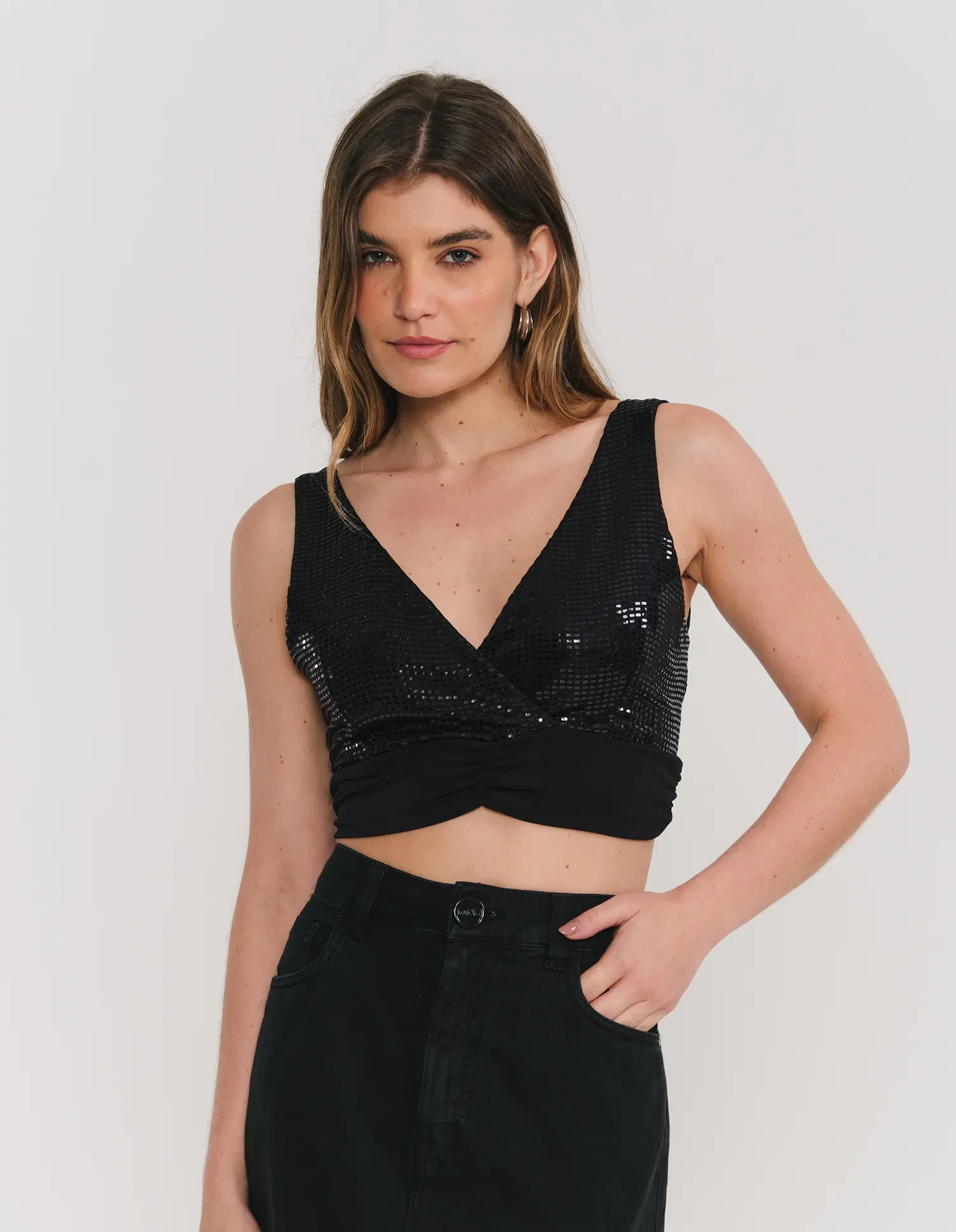Blusa Cropped Brilhosa Amarrações Cóstas - Preto — imagem 1