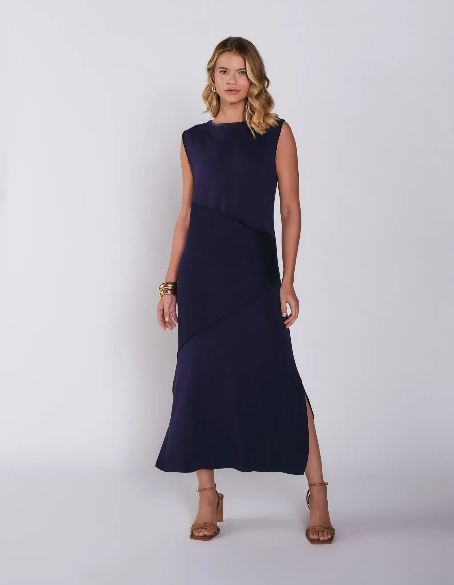 Vestido Longo Recortes Decote Canoa - Azul Marinho
