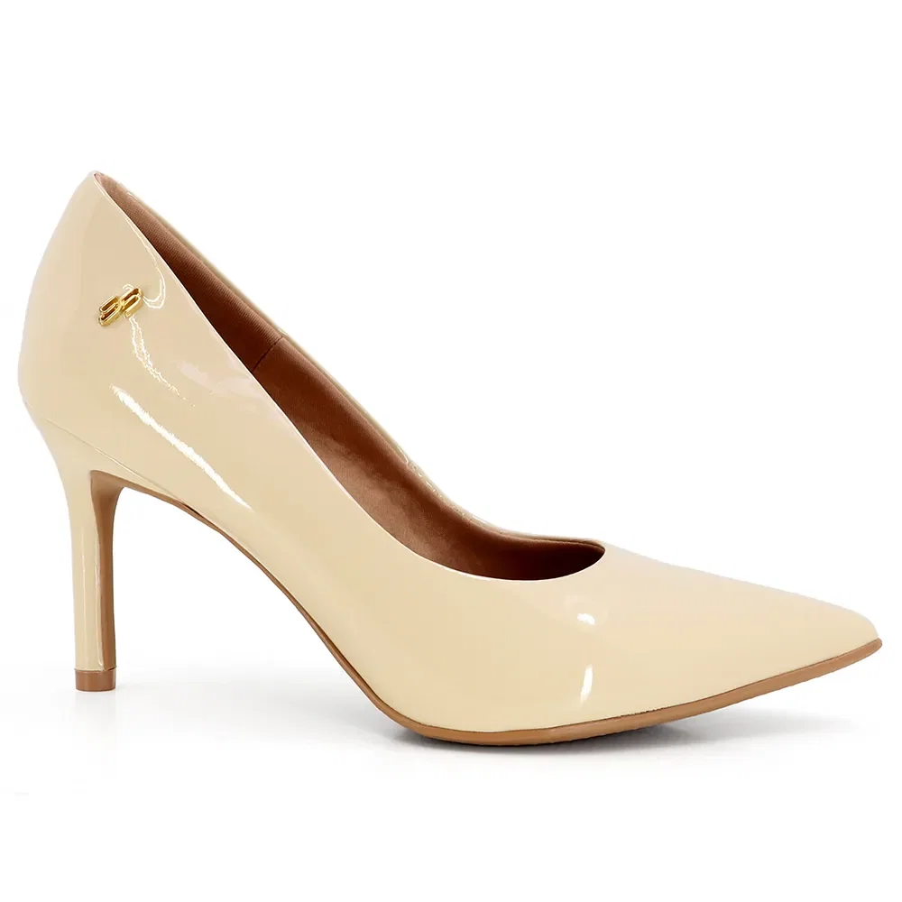 Scarpin Bico Fino Verniz Bege — imagem 1
