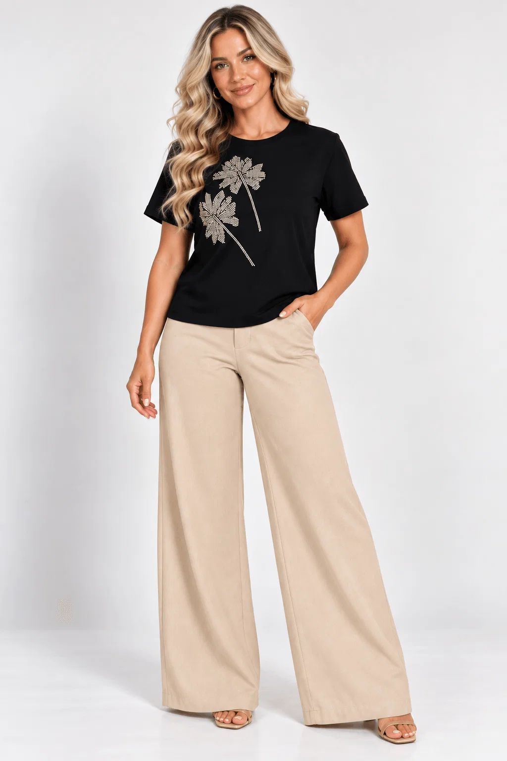 Blusa Manga Curta Bordado Margarida - Preto