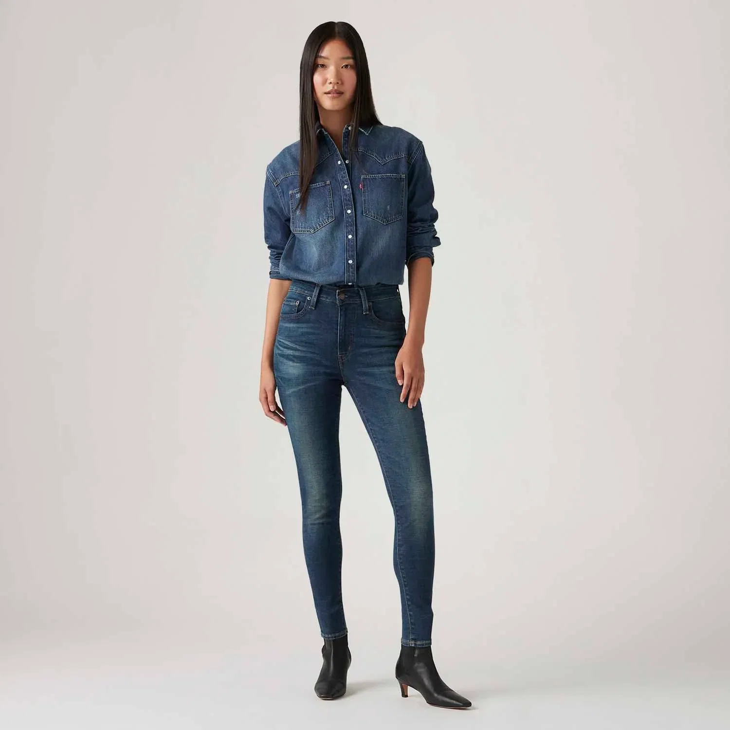 Calça Jeans Levi's® 721® High Rise Skinny Lavagem Escura — imagem 1