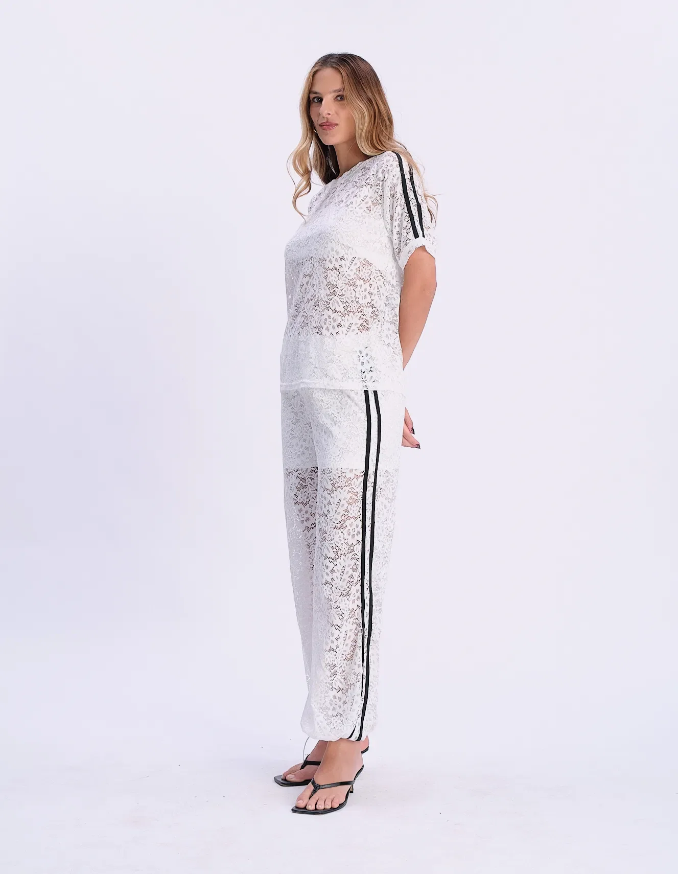 Calça Pantalona Renda Detalhe Faixa - Branco — imagem 1