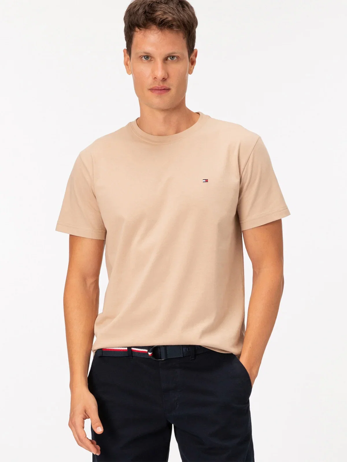 Camiseta de Gola C com Bordado de Bandeira — imagem 1