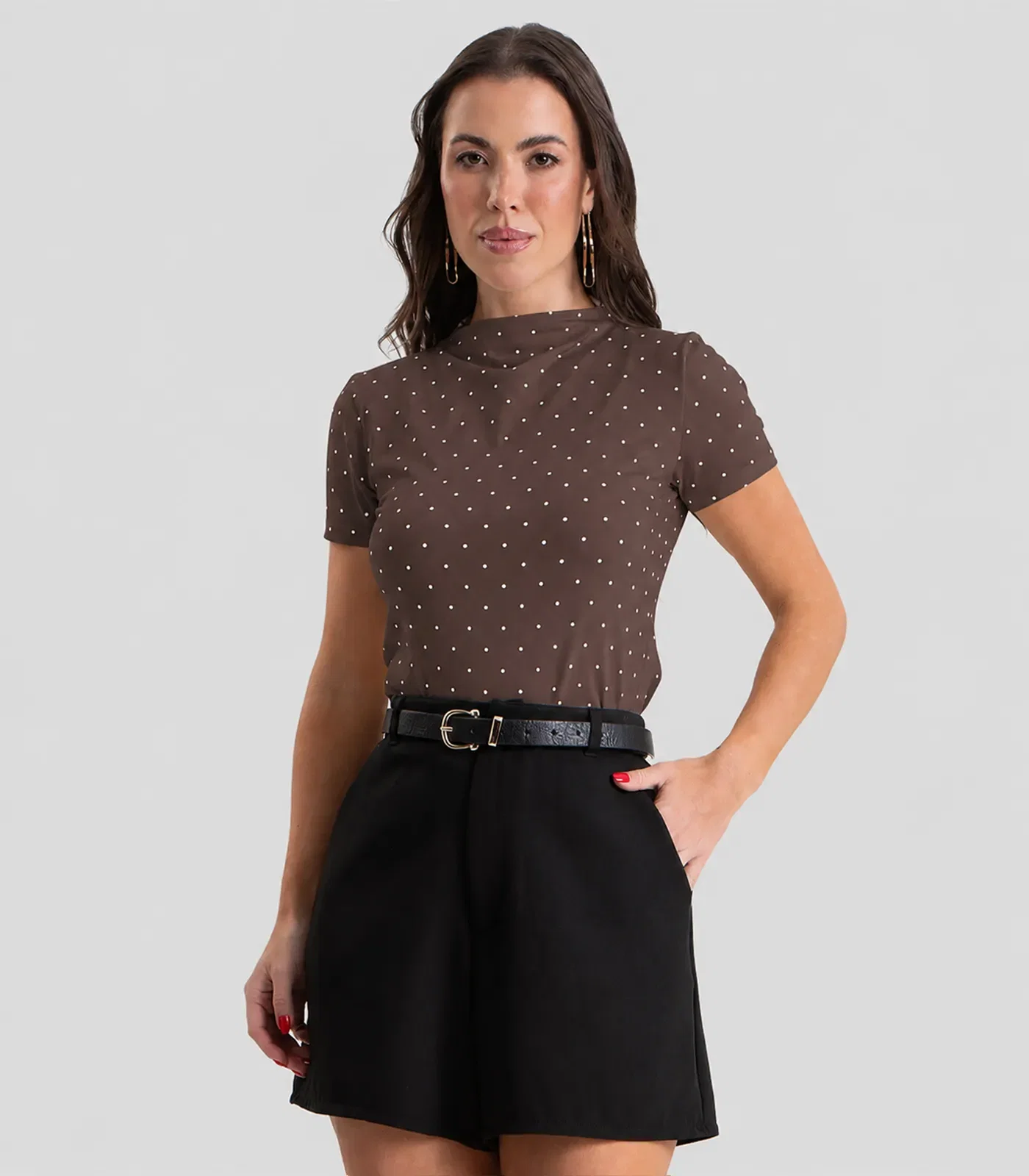 Blusa Feminina Gola Chaminé com Estampa Poá Dianna Marrom