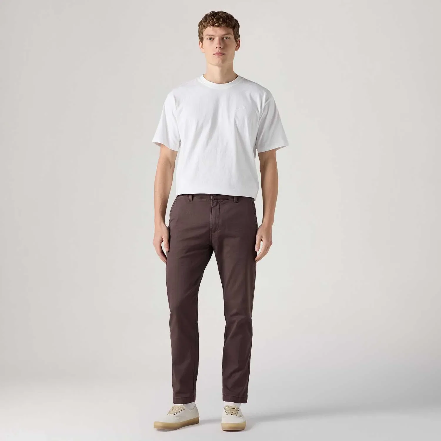 Calça Levi's® Chino XX Standard II Marrom — imagem 1