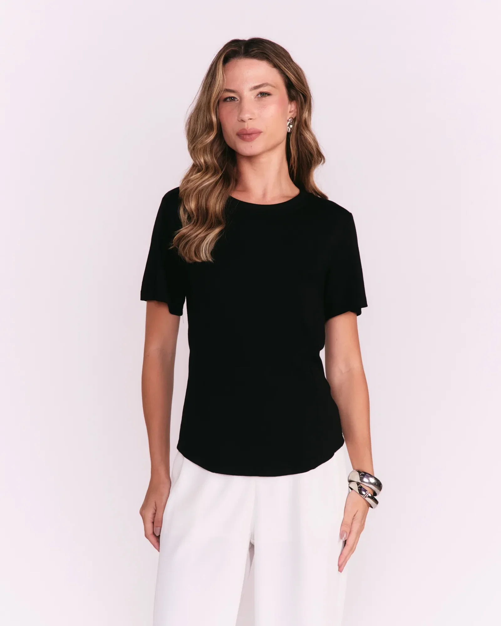 Blusa Manga Curta Barra Fraldada - Preto — imagem 1