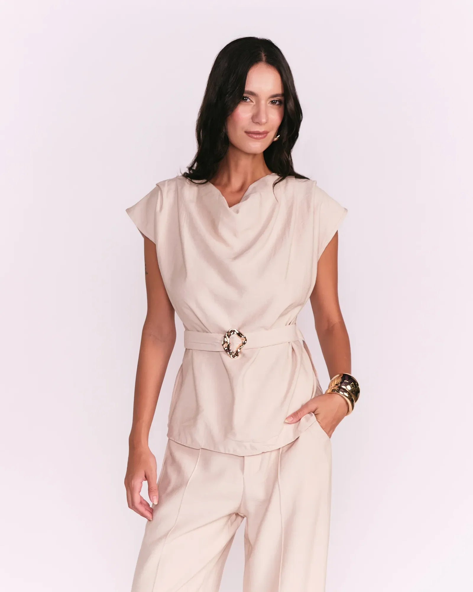 Blusa Decote Gola Com Cinto Orgânico - Areia — imagem 1