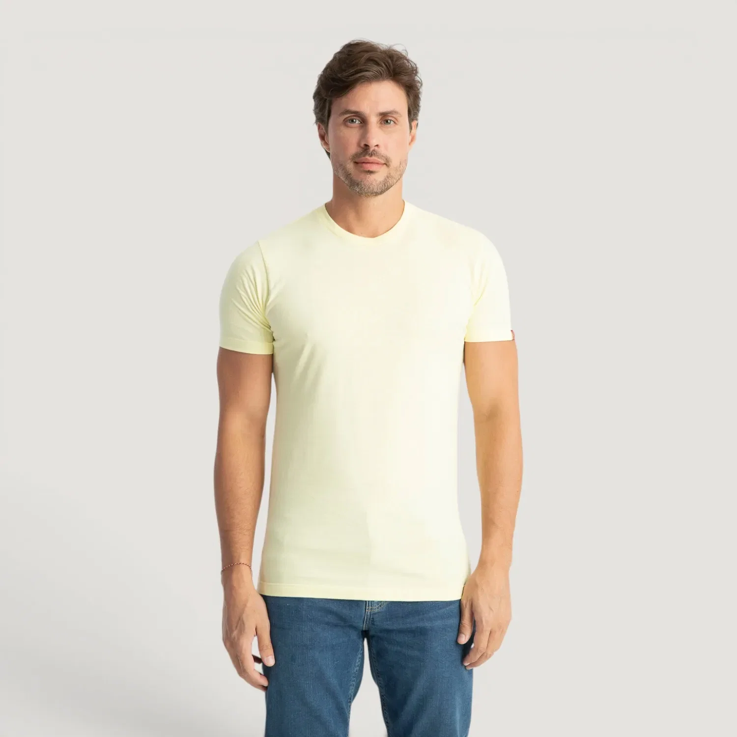 Camiseta Levi's® Slim Tab Amarelo Claro Manga Curta