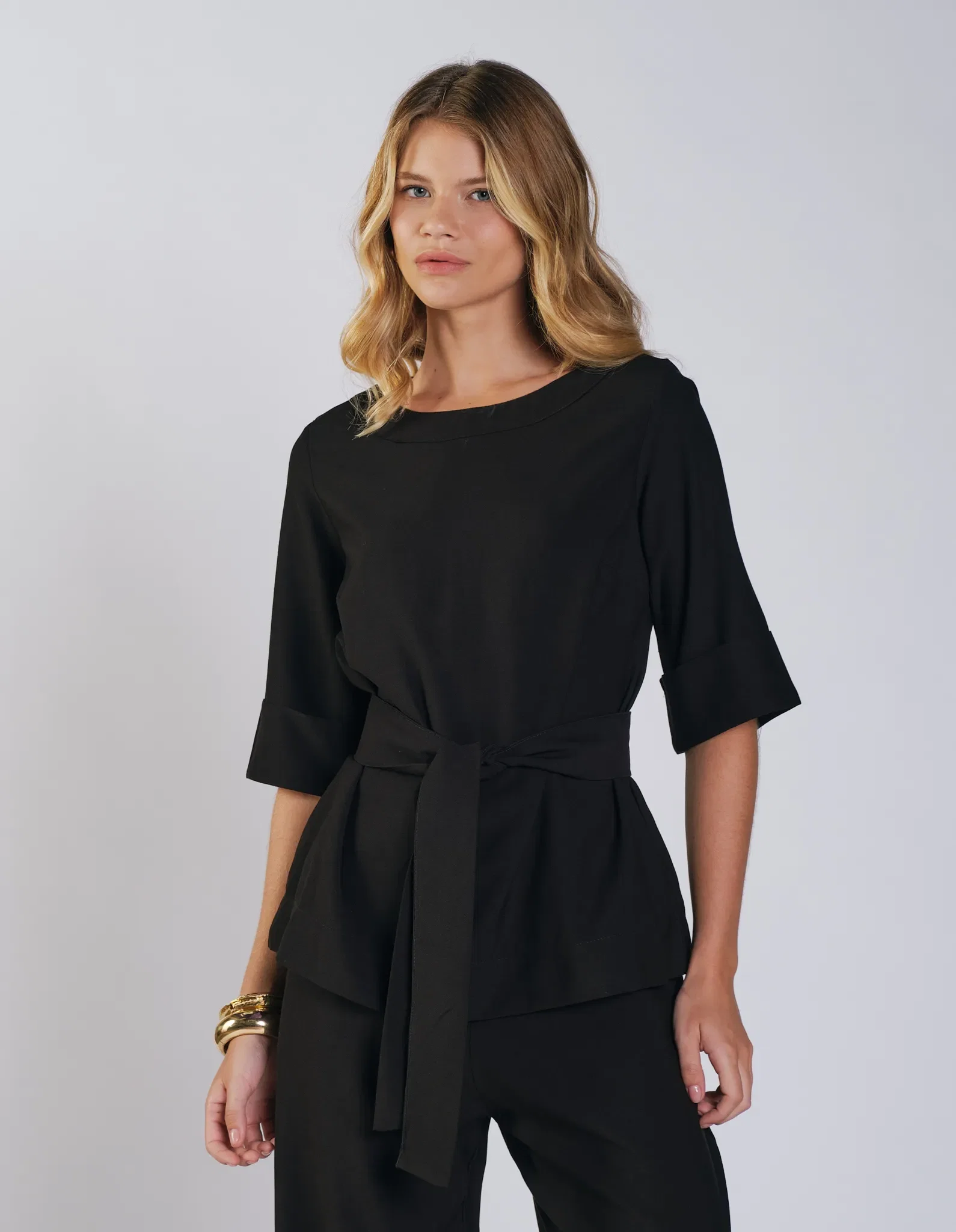Blusa Manga Dobra Detalhe Amarração - Preto — imagem 1