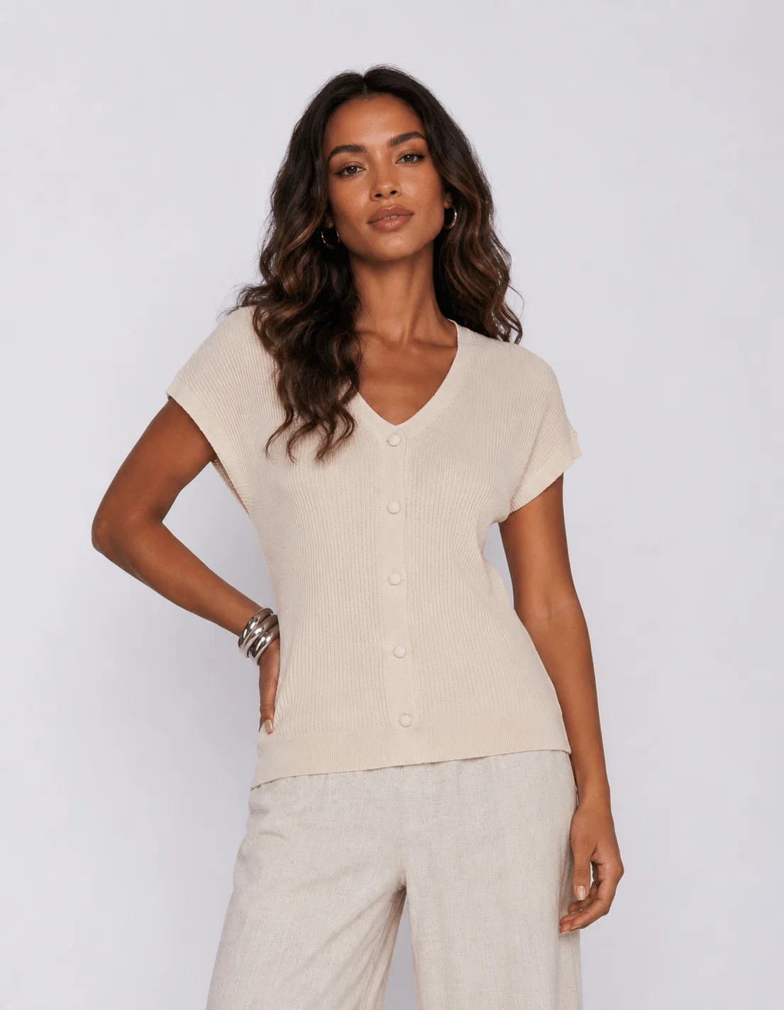 Blusa Tricot Manga Curta Com Botões - Bege — imagem 1