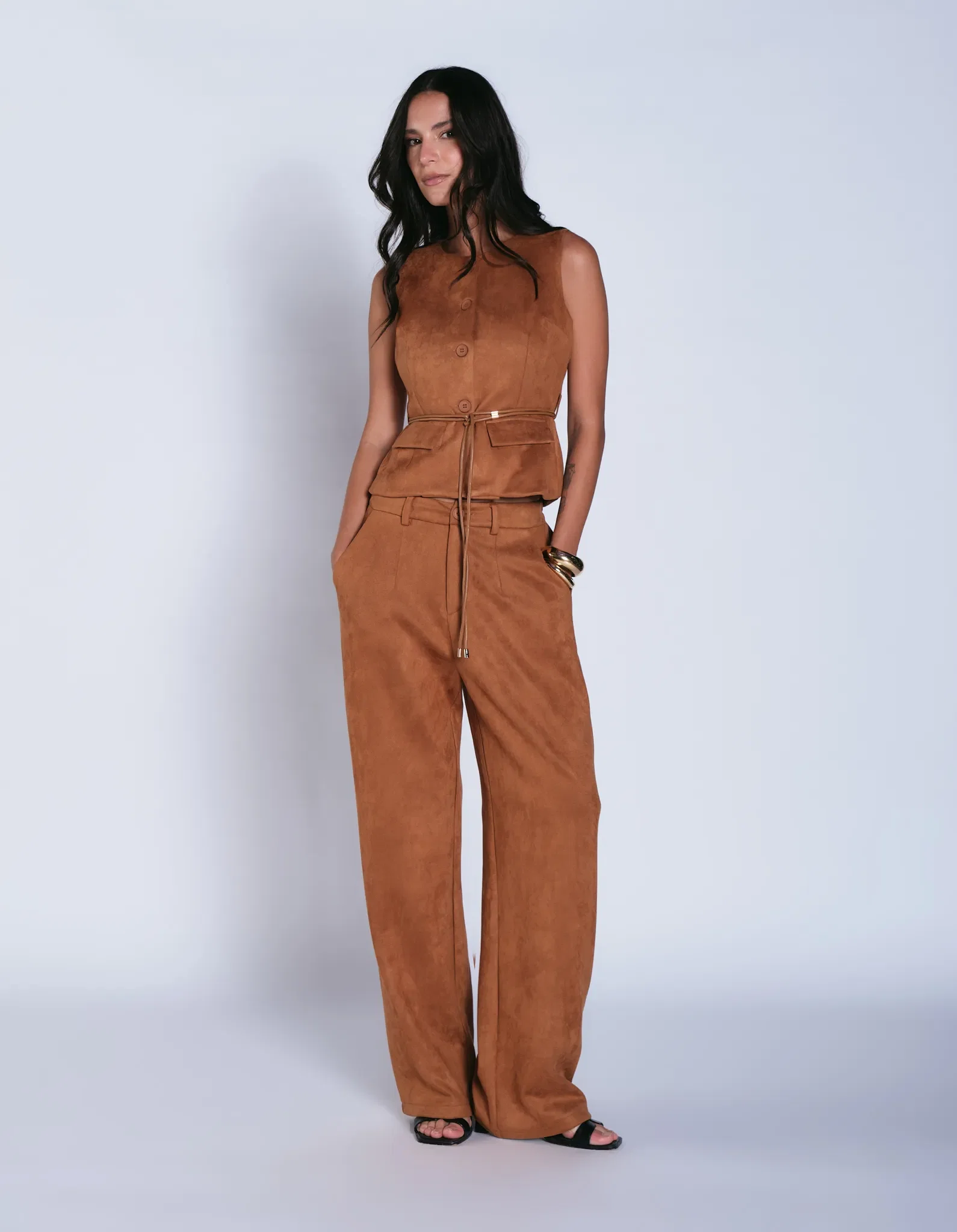 Calça Pantalona Bolsos Faca - Caqui