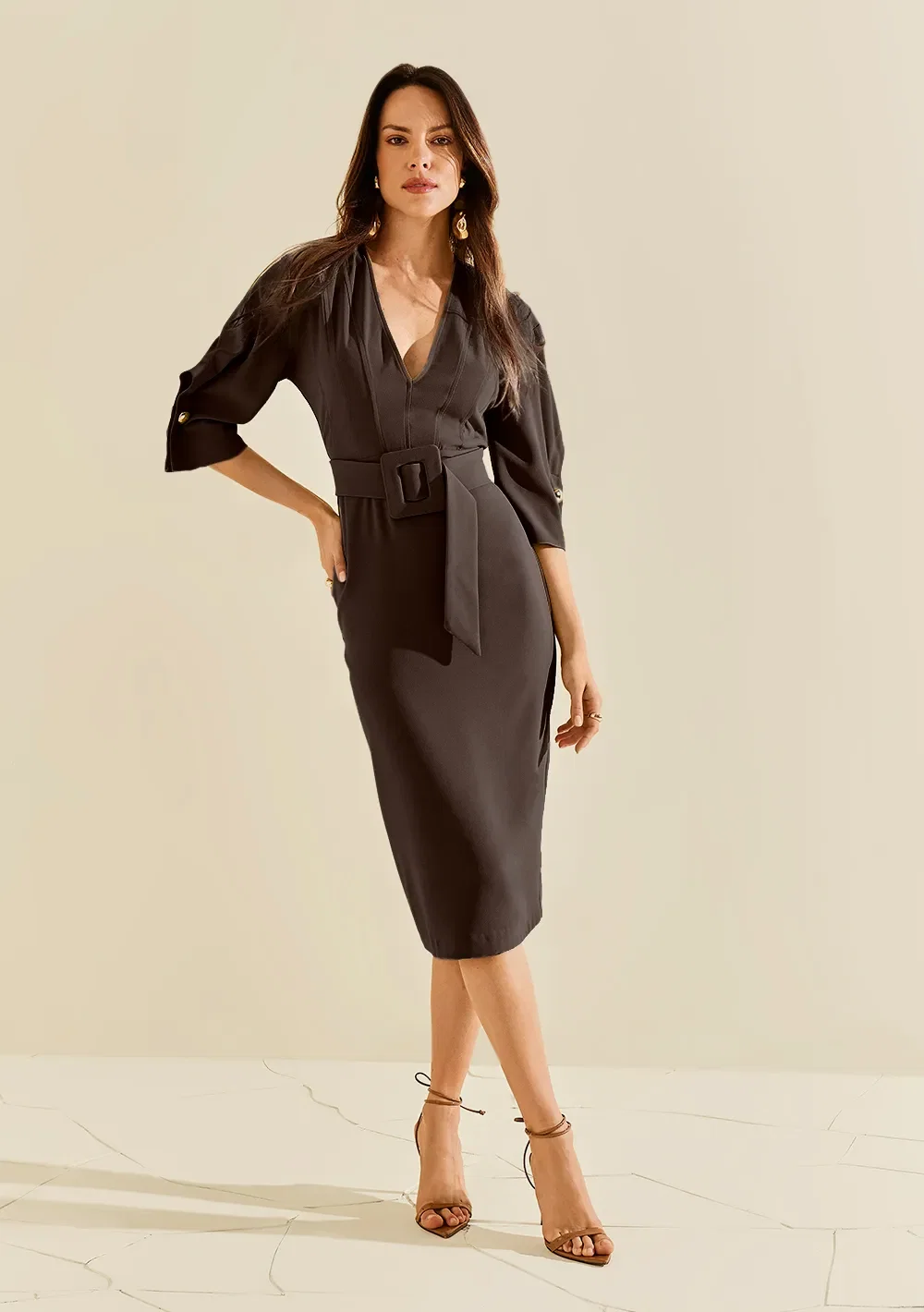 Vestido Morena Rosa Ajustado Decote V Manga Longa Midi Marrom