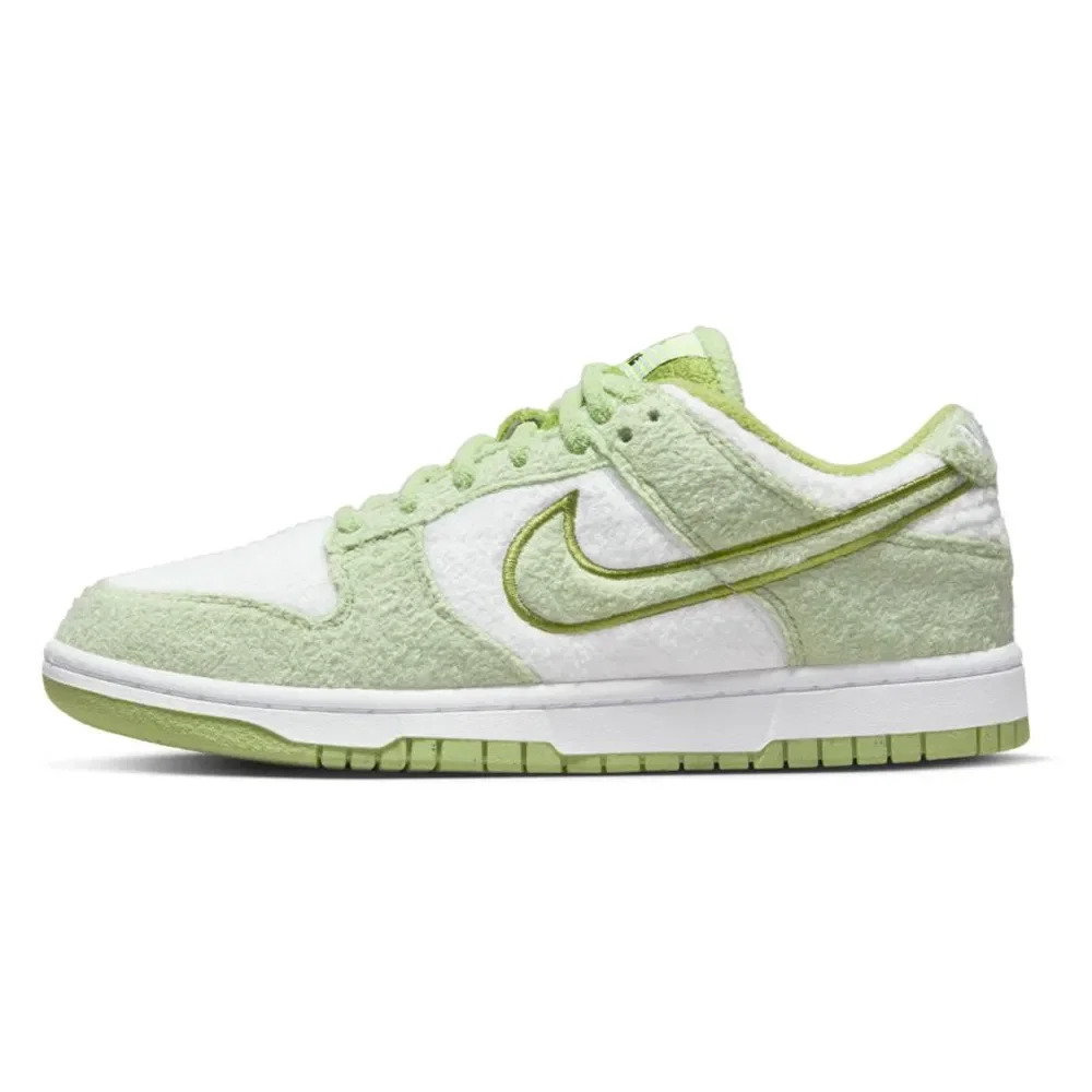 Tênis Nike Dunk Low ESS Feminino