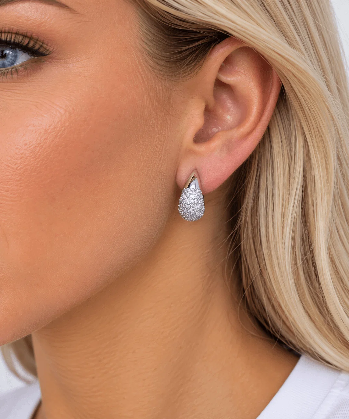 Brinco Gota Estilizada Com Strass - Niquel