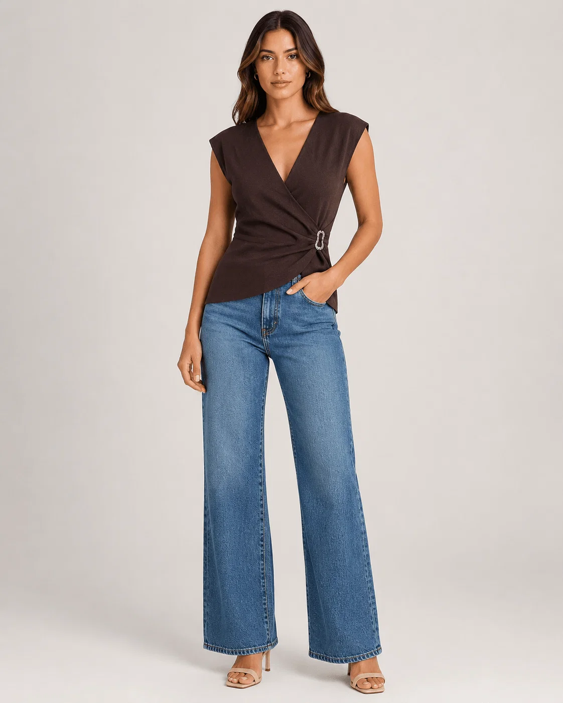 Blusa Tricot Transpassada Com Fivela - Cafe
