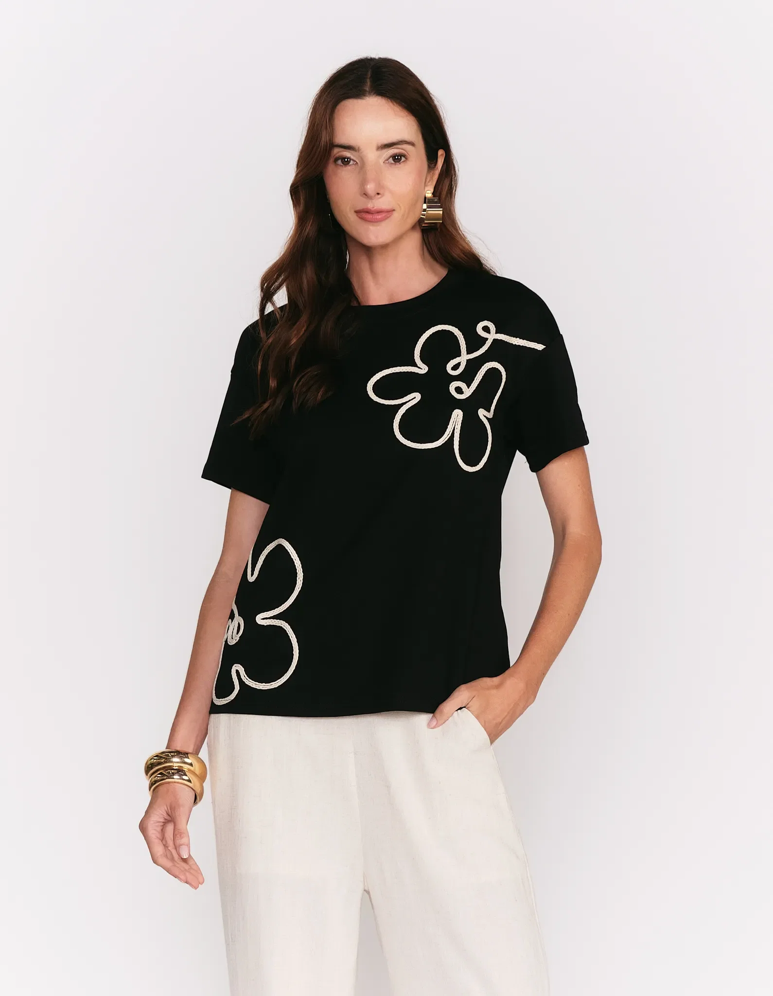 Blusa Manga Curta Bordado Flor Dupla - Preto — imagem 1