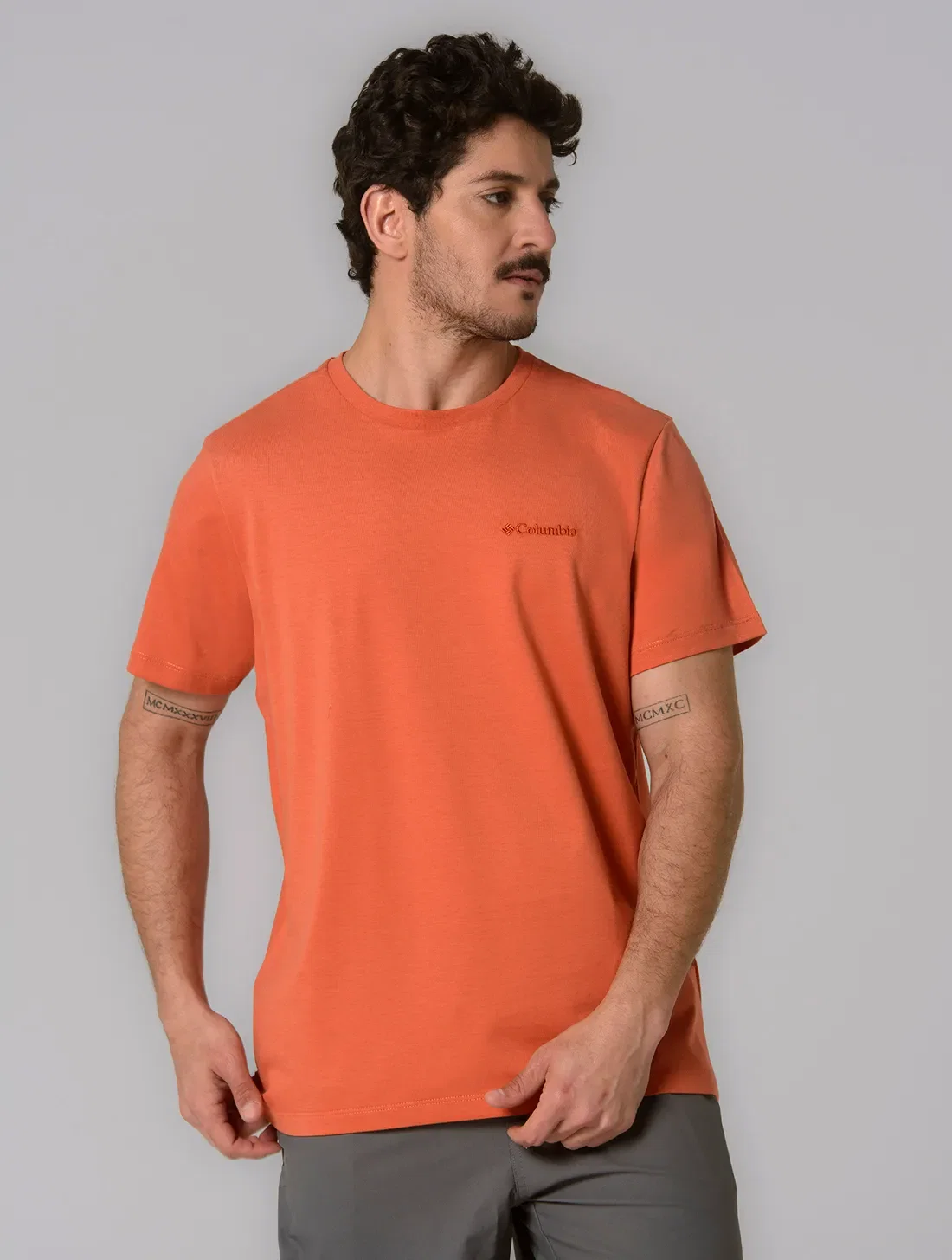 Camiseta Columbia Masculina Basica Bordado