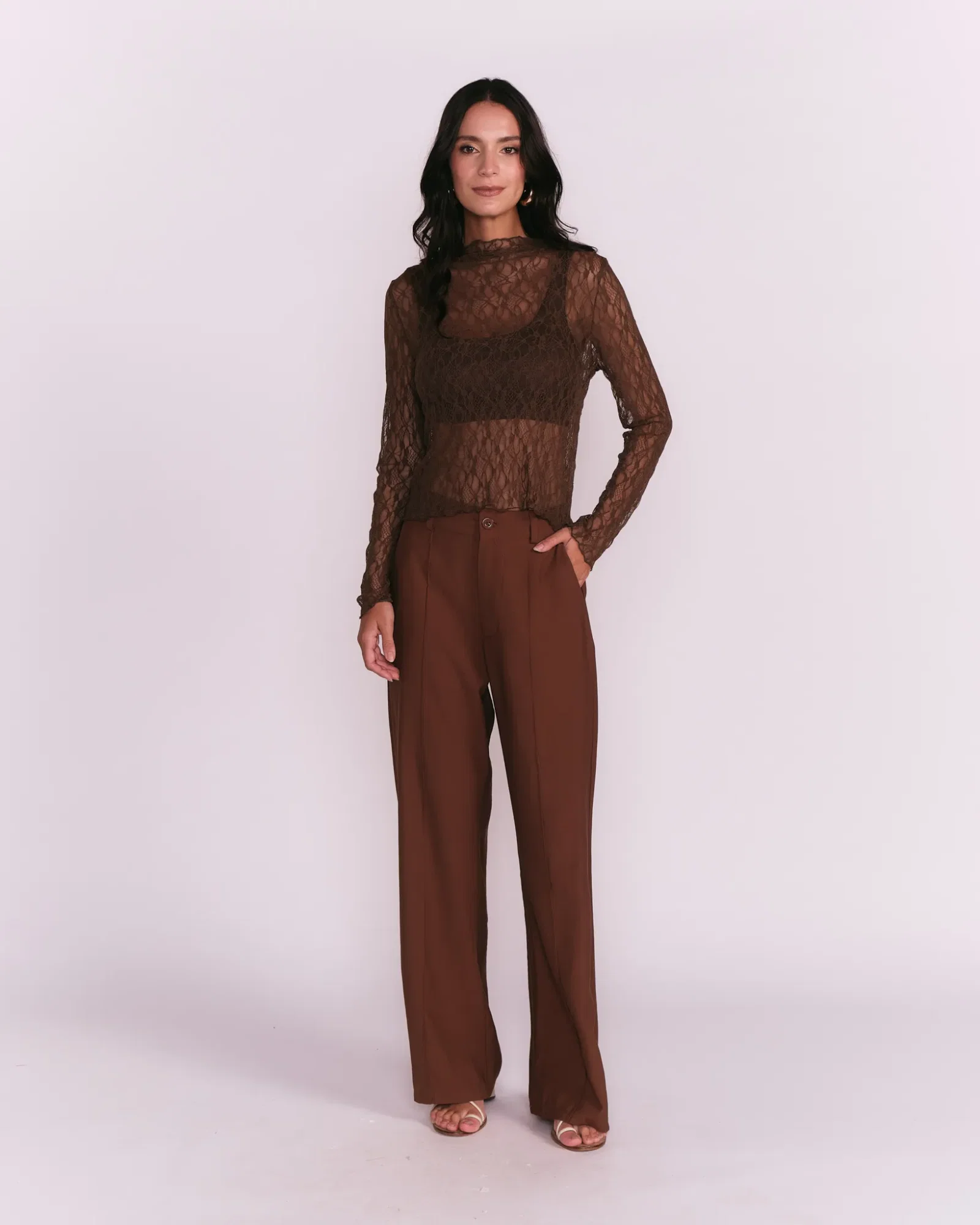 Calça Reta Com Bolsos - Marrom — imagem 1
