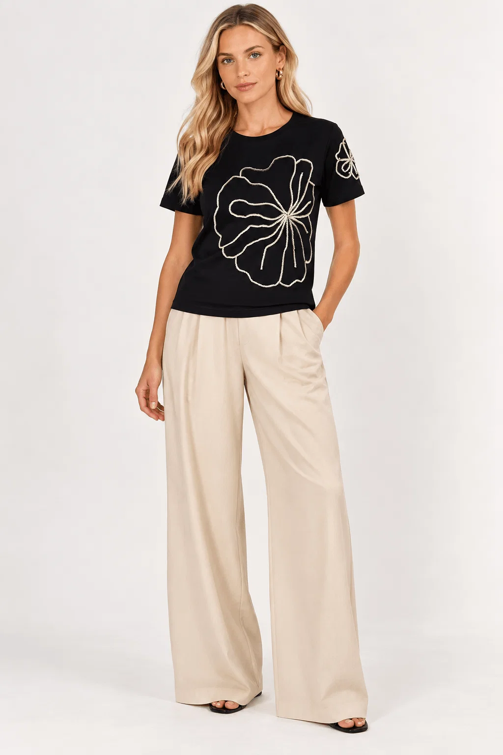 Blusa Bordada Flor Cordonê - Preto
