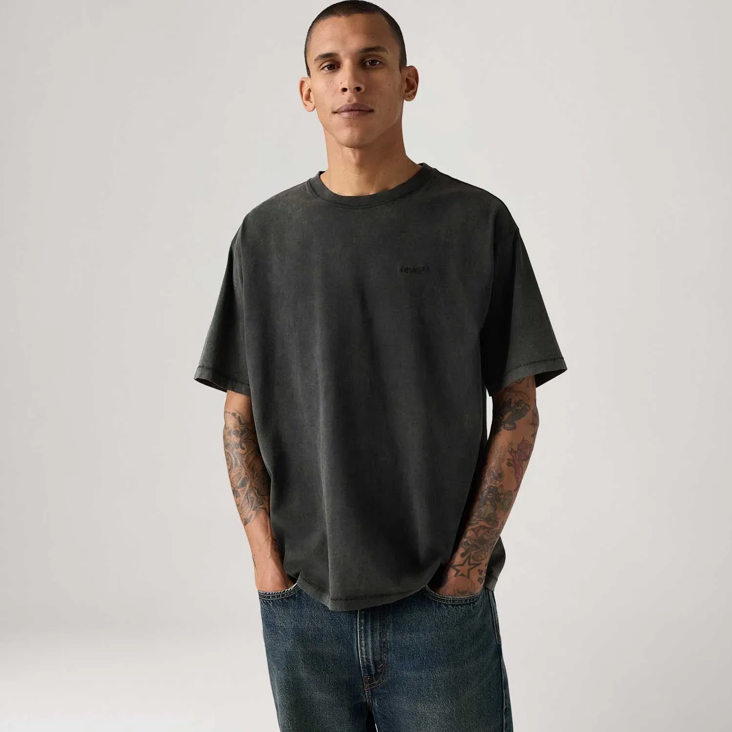 Camiseta Levi's® Red Tab Vintage Preta Manga Curta — imagem 1